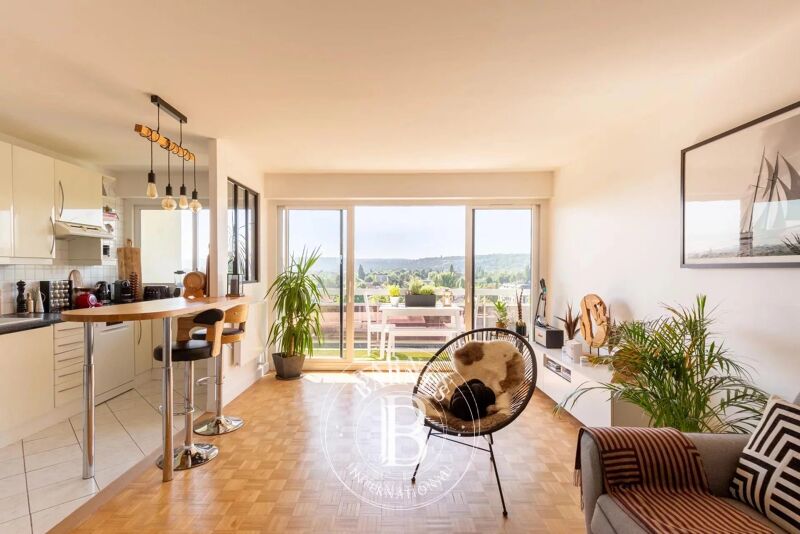 LE PECQ - DERNIER ETAGE - 2 PIECES AVEC BALCON  EXPOSE SUD