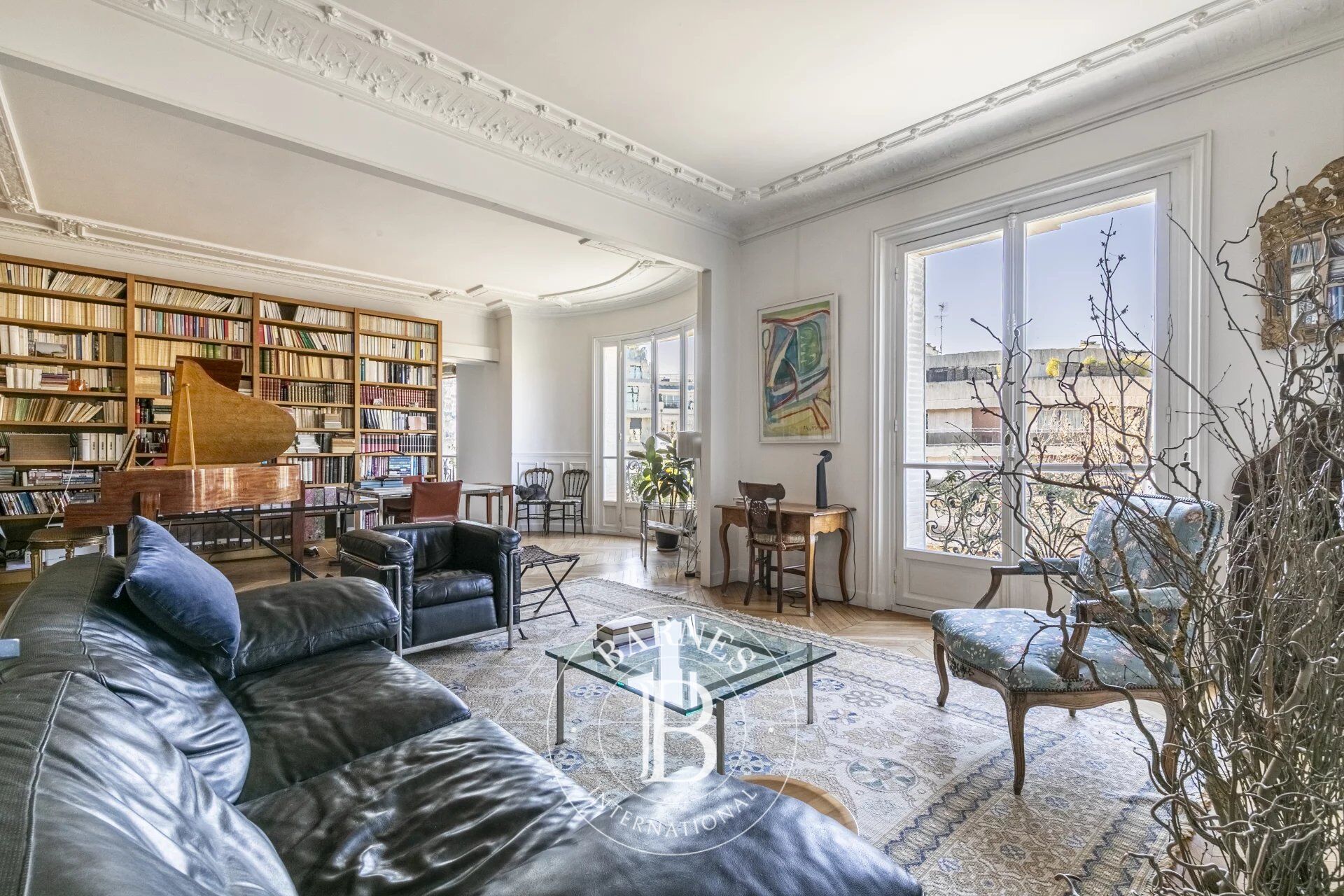 Paris 7ème - Ecole Militaire - Etage élevé - 3 chambres - picture 2