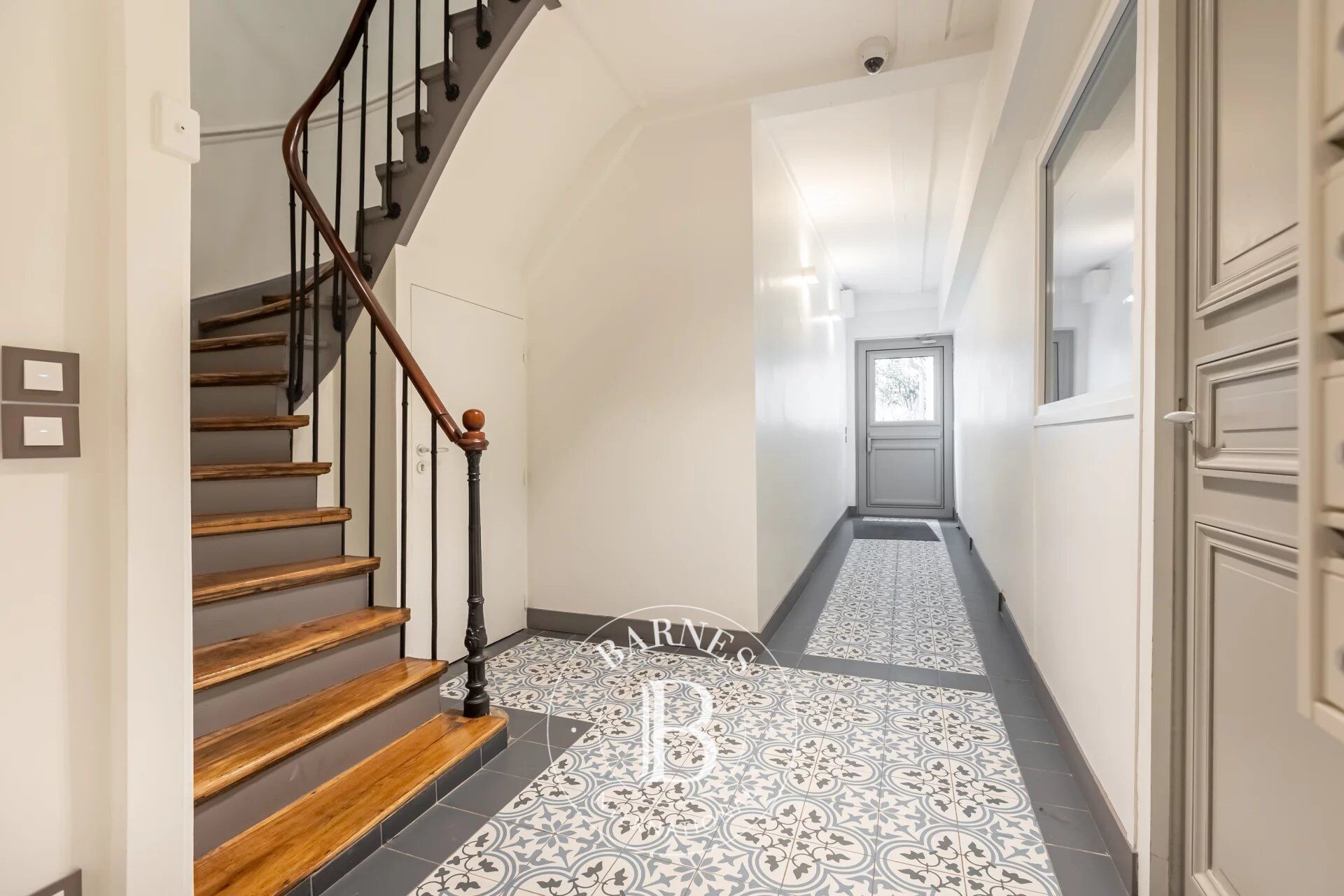 Batignolles - Spacious living room - Optimised floor plan - Ideal investment - picture 2