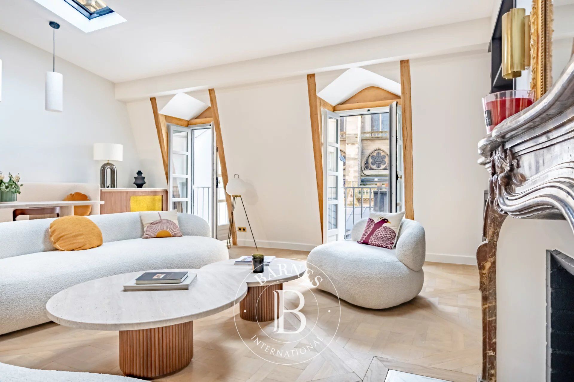 Vente Appartement - Paris 4e - Ile de la Cité - Rénové  - Traversant - Prestations haut de gamme - picture 2