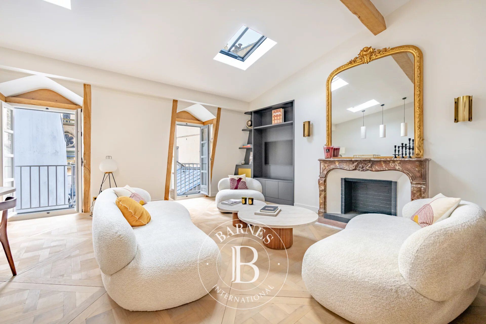 Vente Appartement - Paris 4e - Ile de la Cité - Rénové  - Traversant - Prestations haut de gamme - picture 1