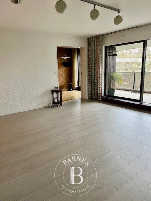 Le Chesnay - Domaine de Rocquencourt - Résidence de standing - Appartement de 135m² au second et dernier étage - 4 chambres - ascenseur - 2 parkings - picture 3