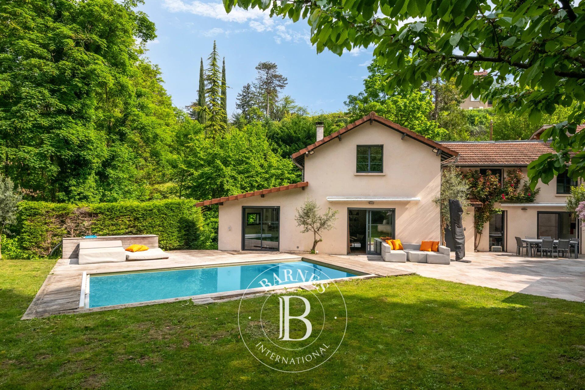 Caluire et Cuire - Family house - 9 rooms - Land of 1078 sqm - 6 bedrooms - picture 1