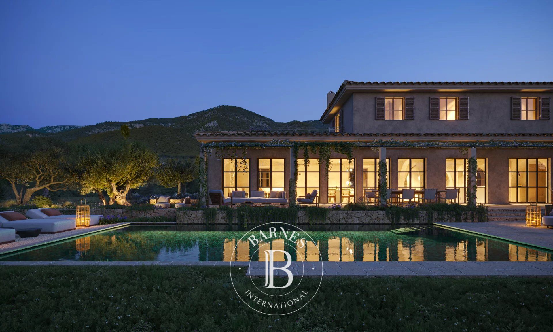 Exclusive Traditional-Style Villa on Expansive Plot in Santa María del Camí - picture 2