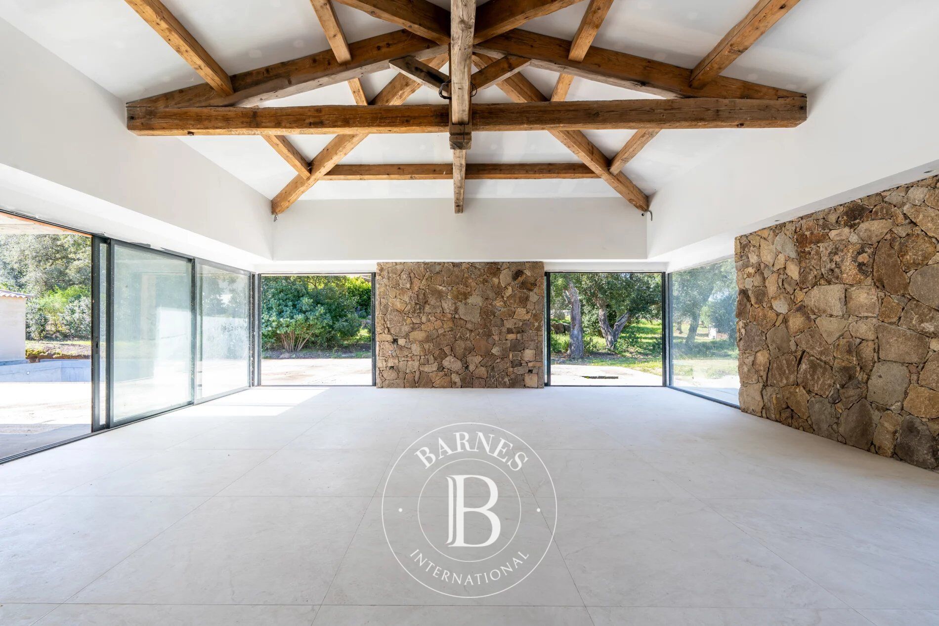 Porto-Vecchio, Villa d'architecte, 6 chambres, piscine, vue montagne - picture 1