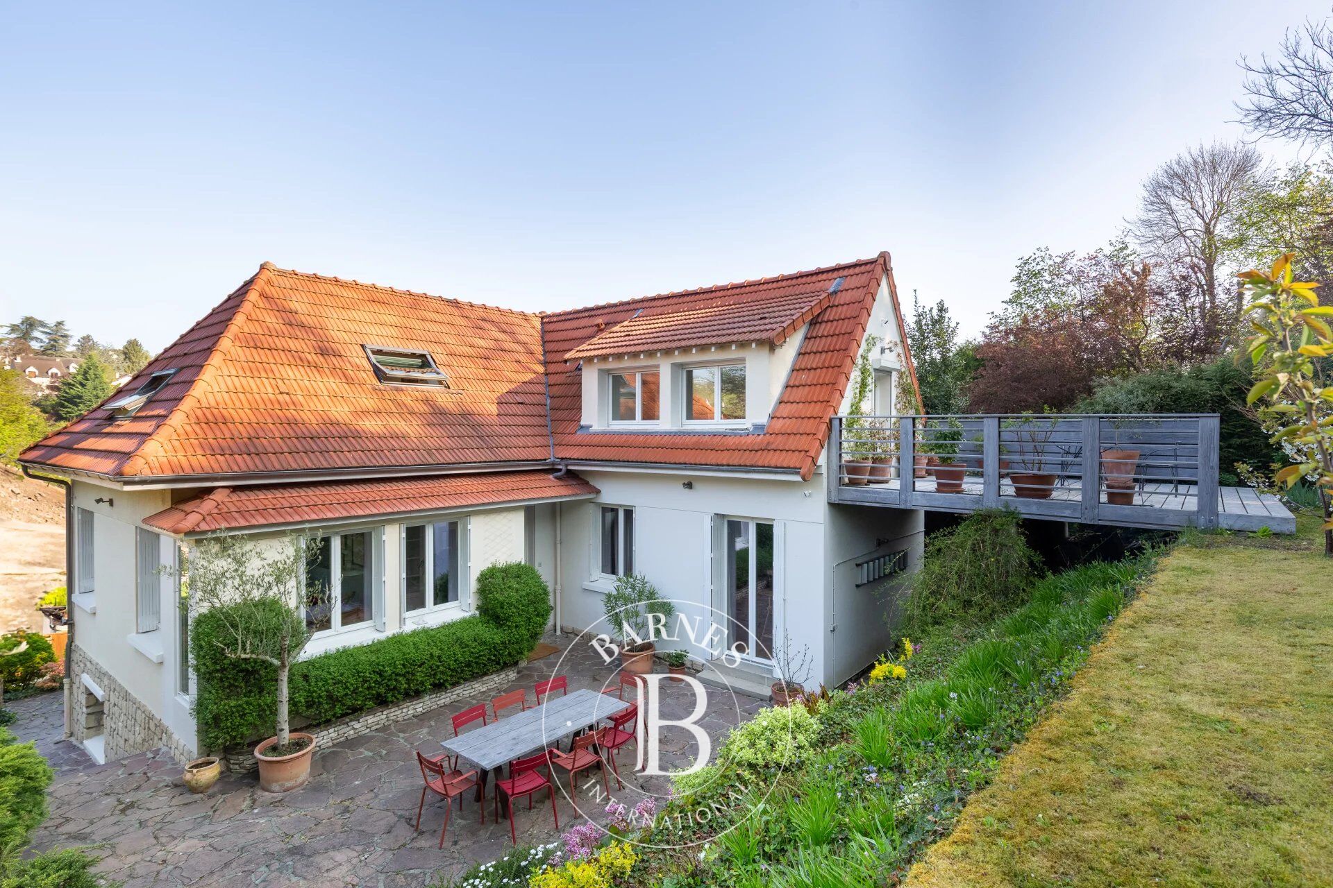 LE PECQ MAISON FAMILIALE 5 CHAMBRES + STUDIO - picture 1