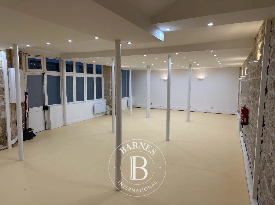 72m² (775 sq ft) OF OFFICE SPACE TO RENT - picture 3