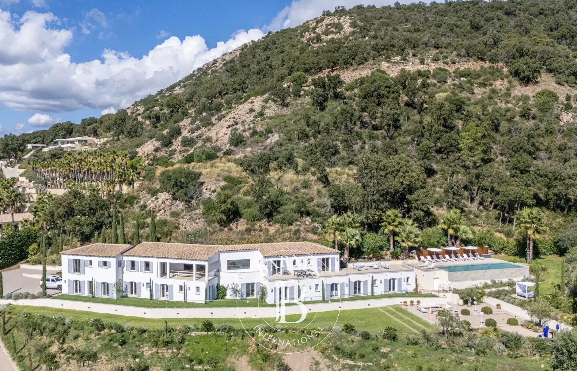 GRIMAUD - VILLA 7 CHAMBRES - PISCINE - picture 2