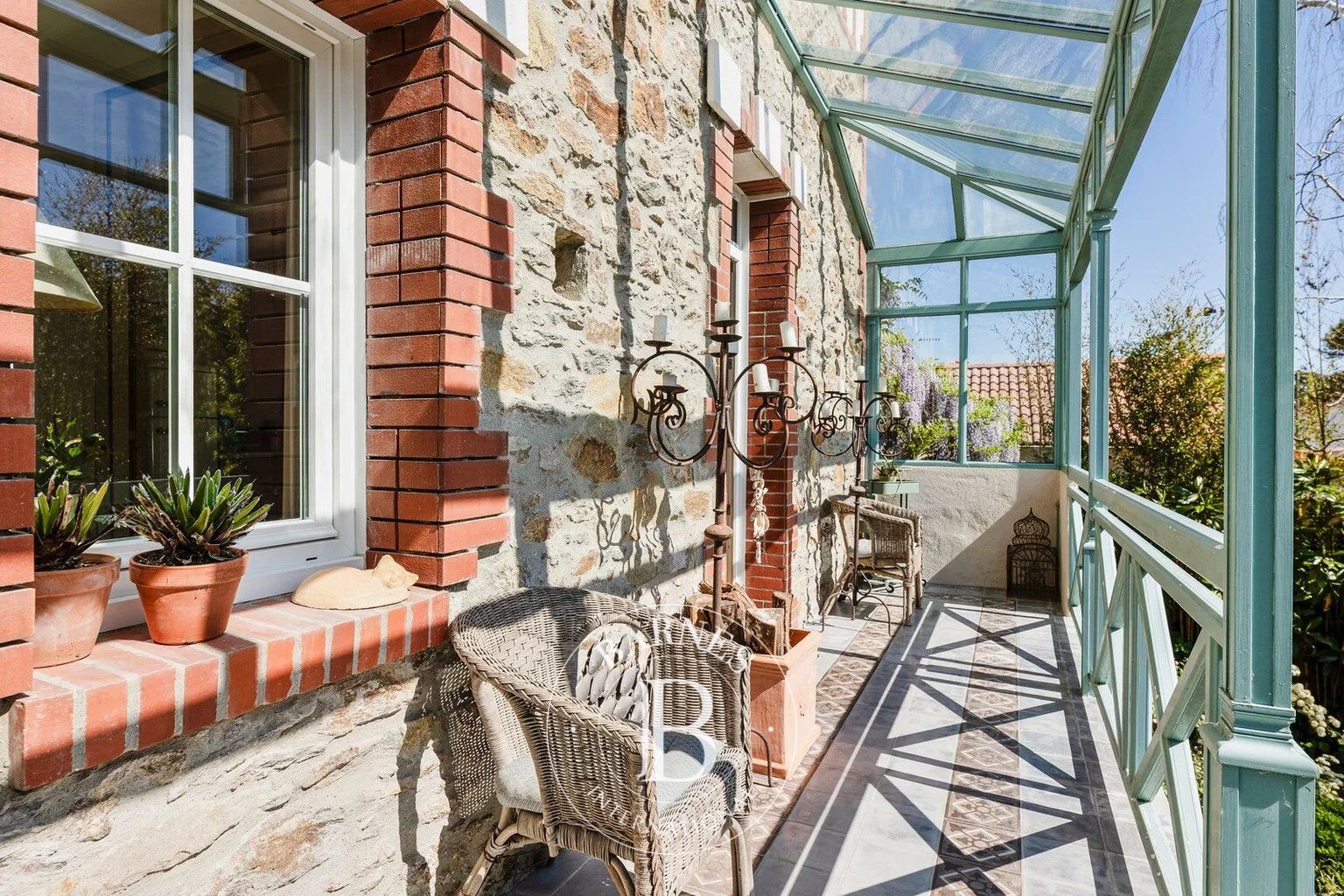 SAINT-BREVIN LES PINS - Close to the beach and shops, magnificent villa with swimming pool - picture 2