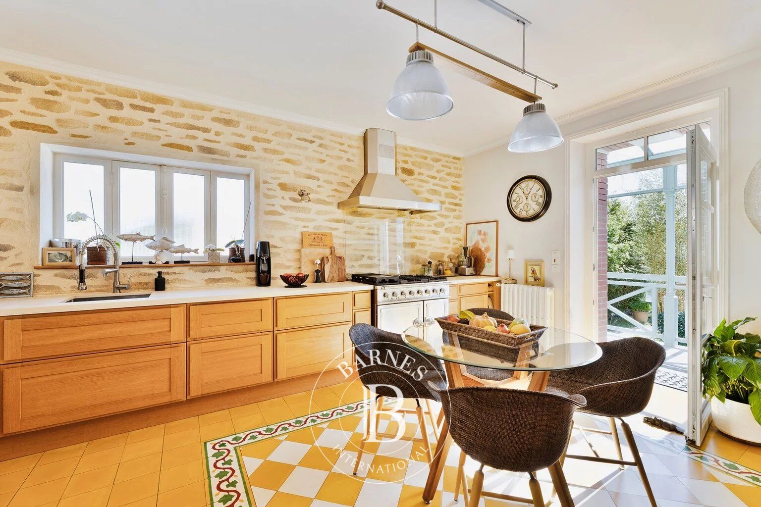 SAINT-BREVIN LES PINS - Close to the beach and shops, magnificent villa with swimming pool - picture 1