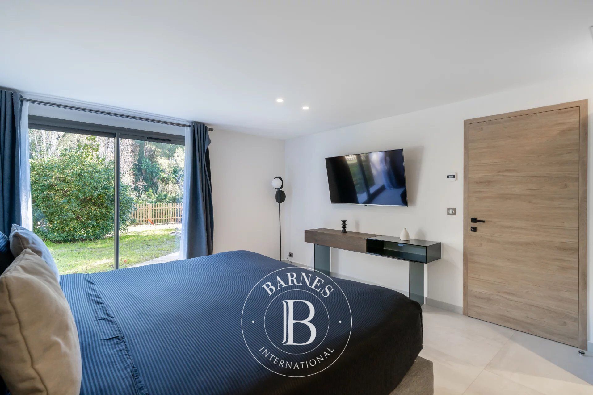 Villa Cannes - picture 20