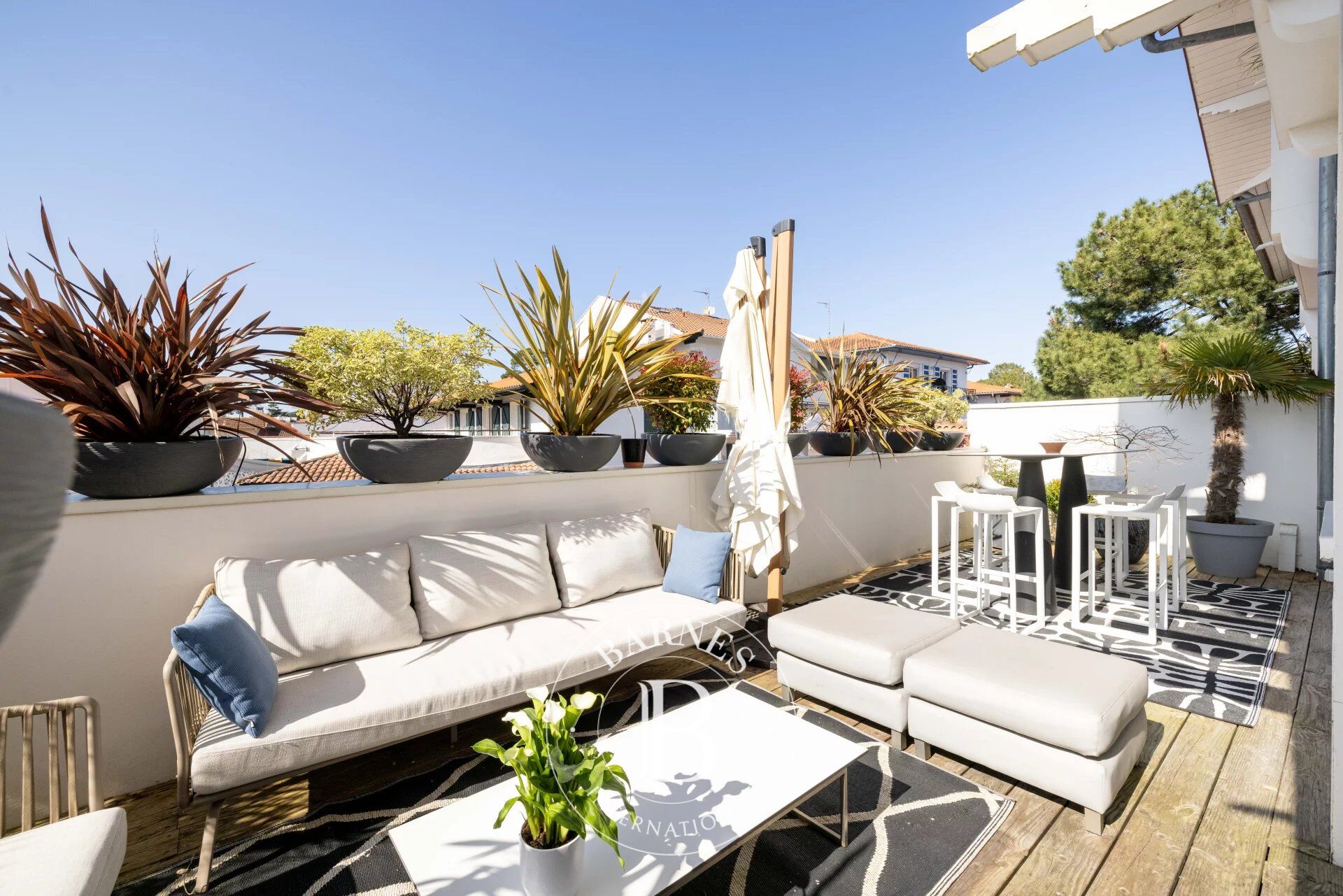 HOSSEGOR – APARTMENT WITH TERRACE IN THE TOWN CENTRE - picture 1