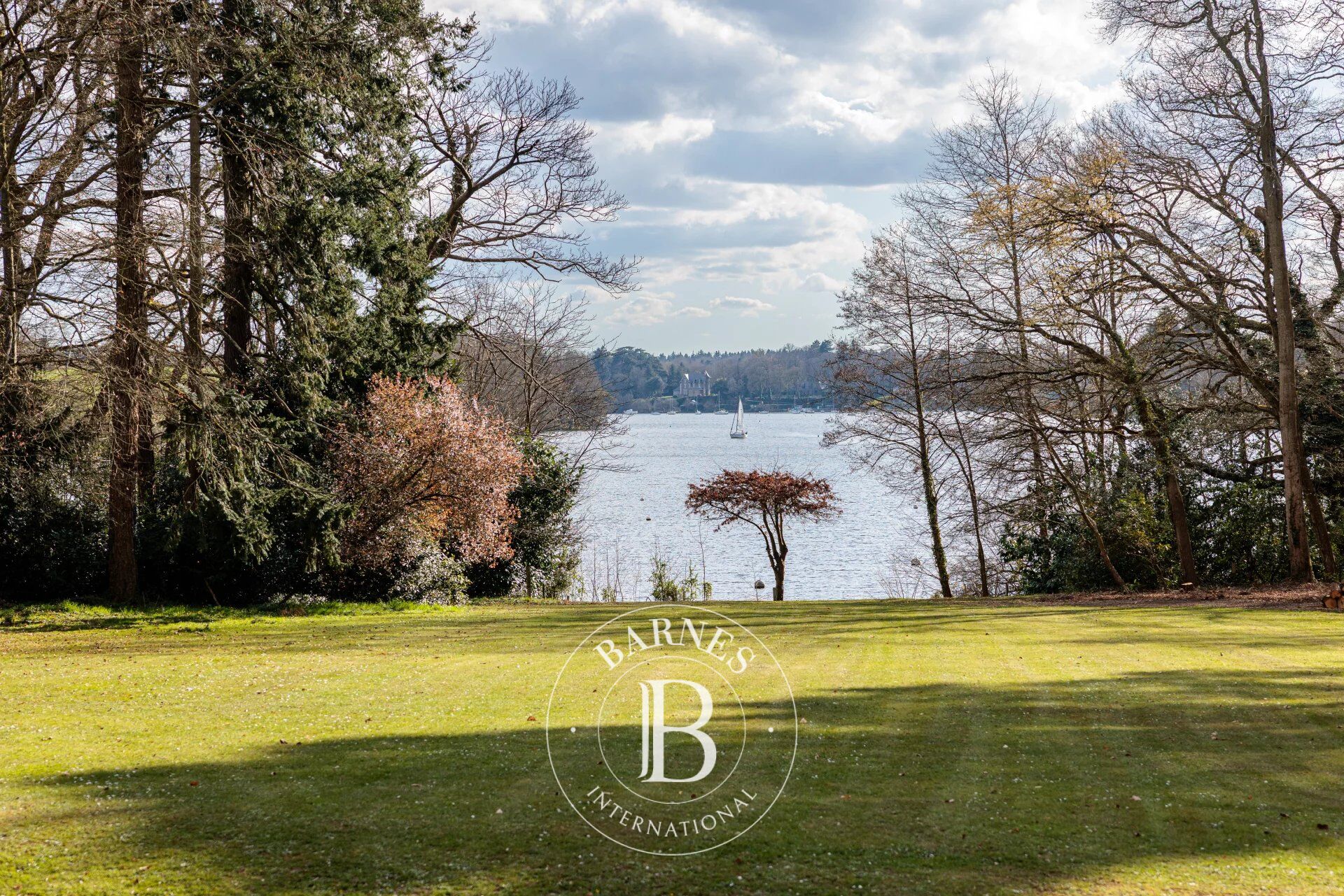 AUX PORTES DE NANTES - Propriété unique face à l'Erdre - picture 2