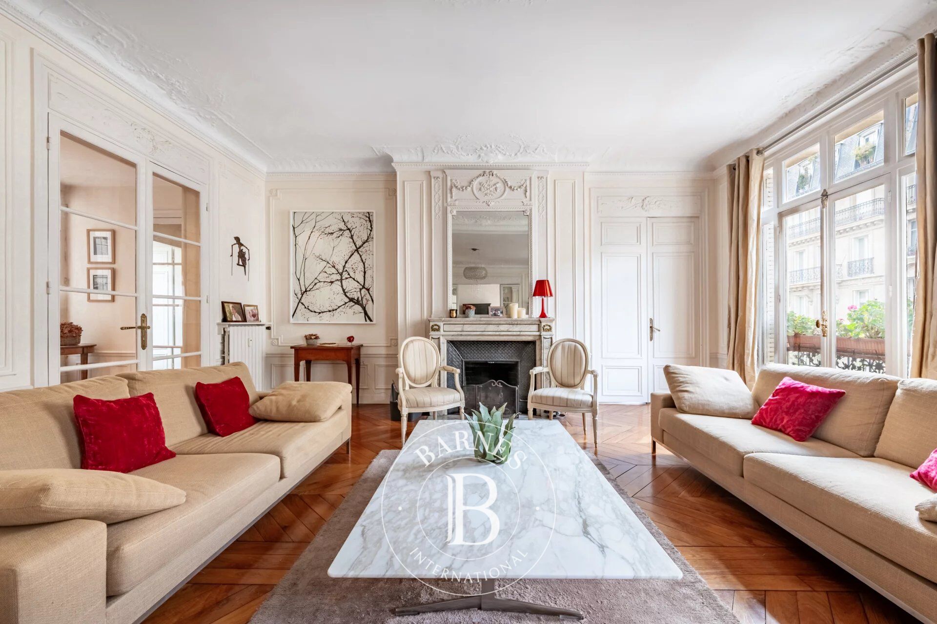 Paris 17 - Jouffroy / Tocqueville - Family apartment with reception rooms - 5 bedrooms - picture 1