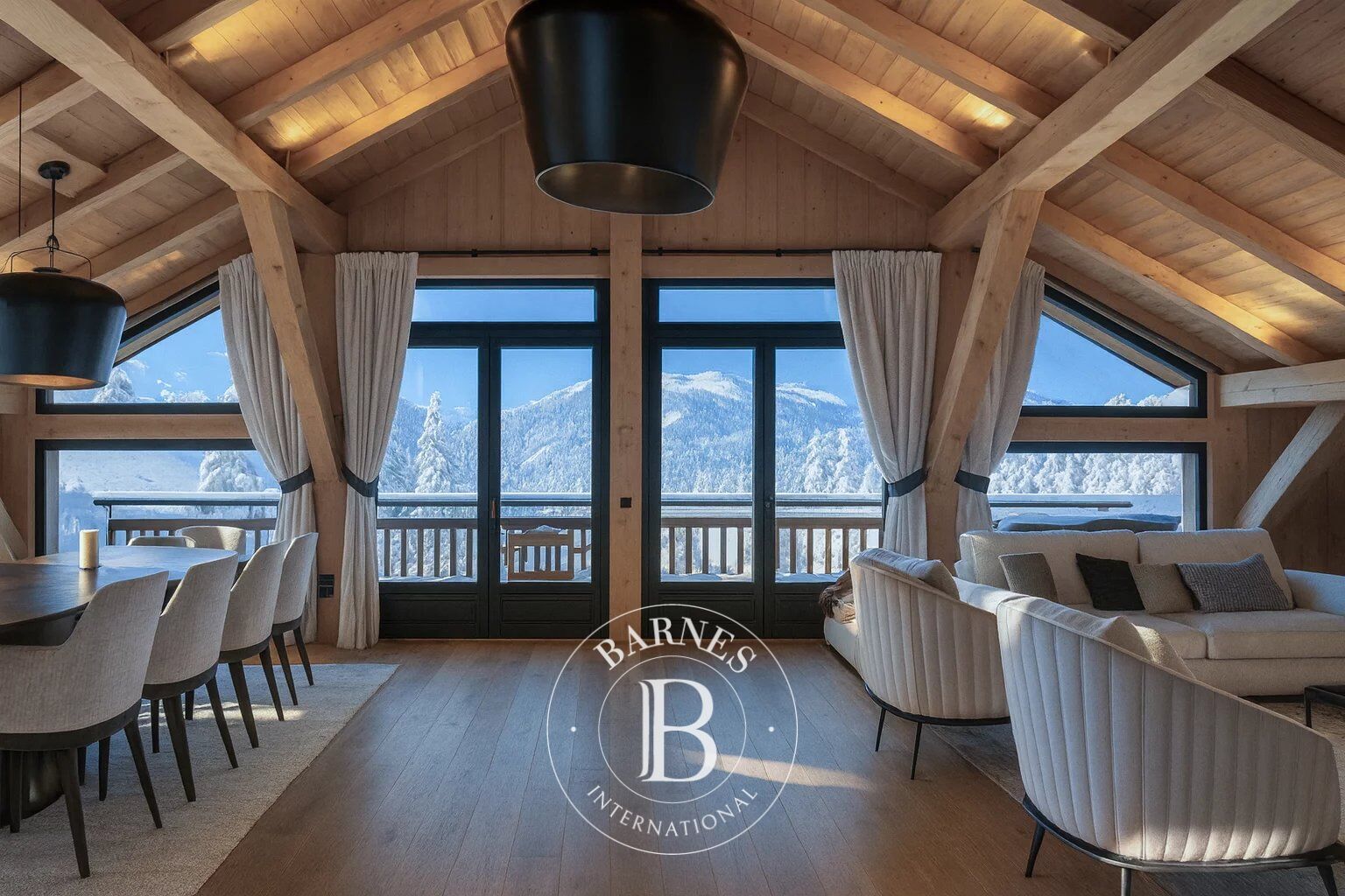 MEGEVE - Prestigious 5 bedrooms half-farm - A showcase of elegance - picture 2