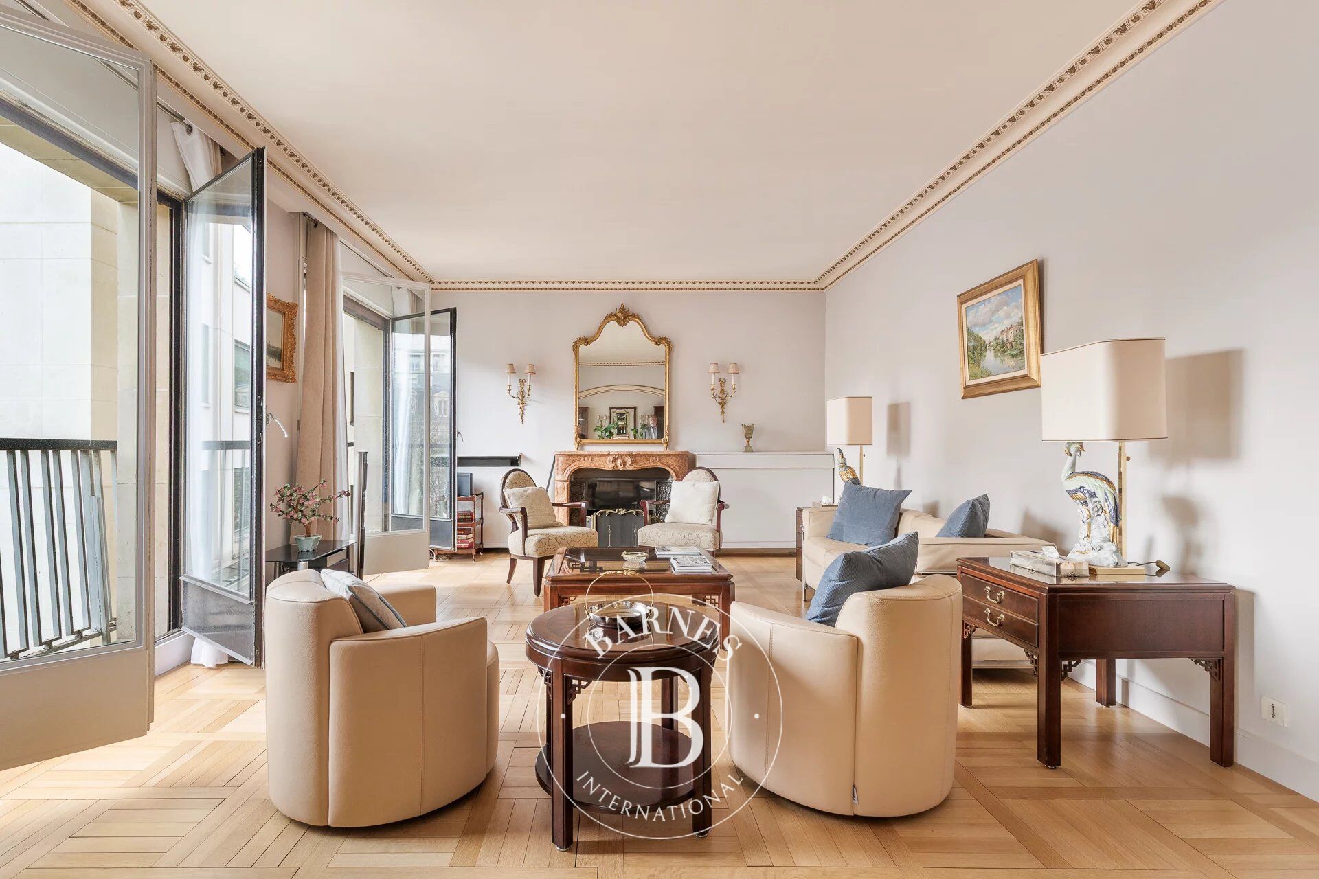 Paris 8 - Avenue Montaigne - 3-bed apartment - 3rd floor - picture 3