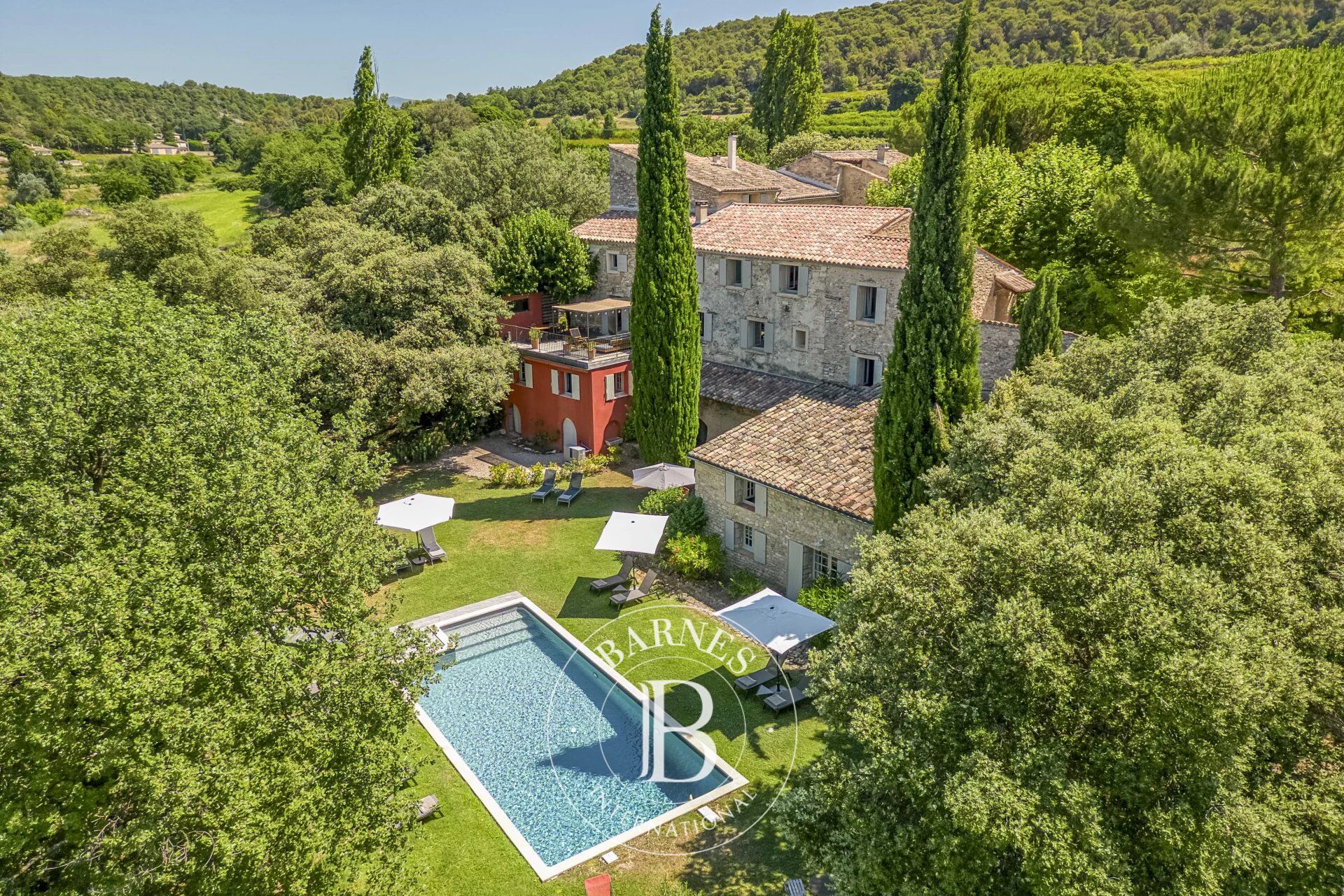 Finca Malaucène - picture 1