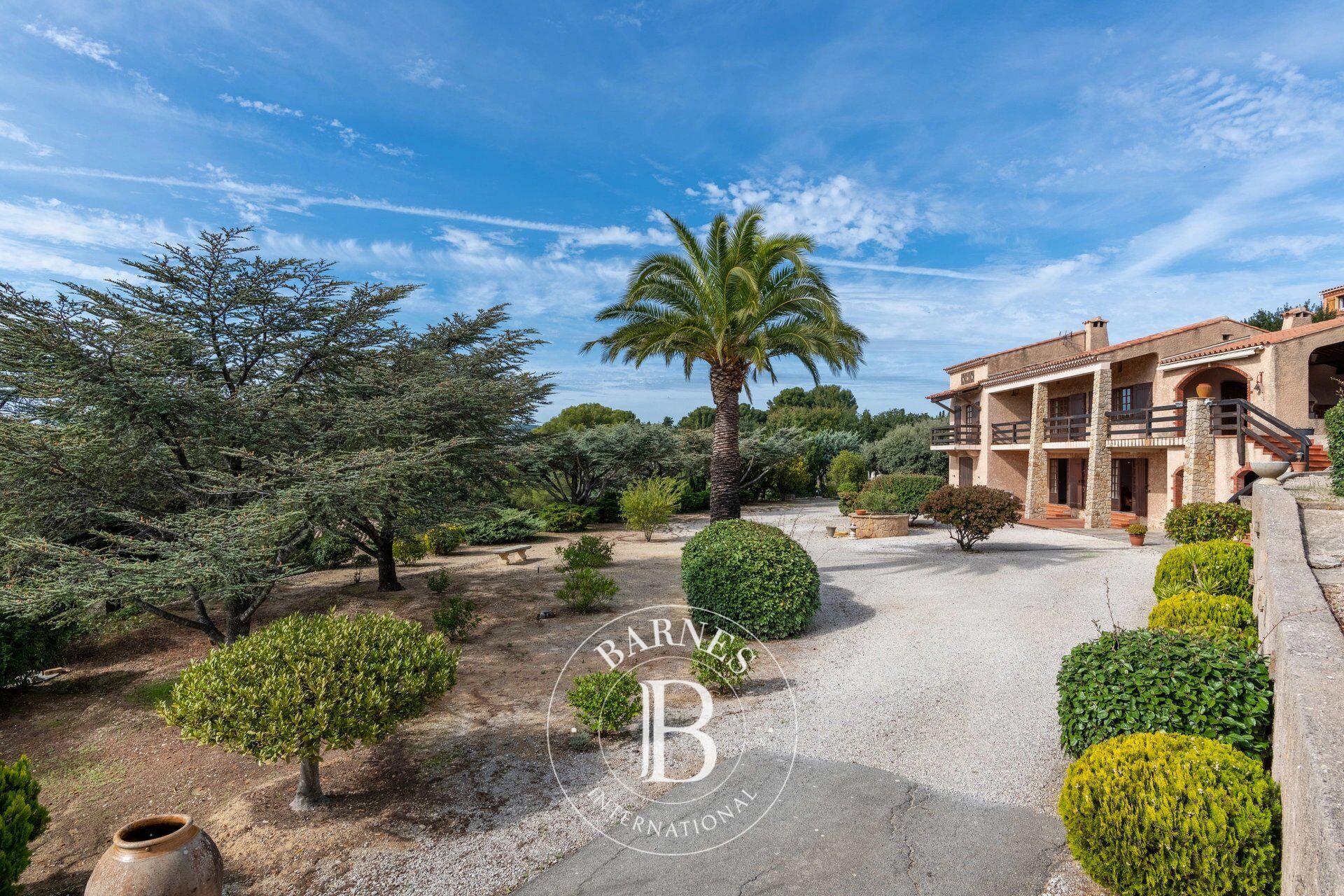 For sale - Sanary - villa overlooking the sea - near the beach - picture 2