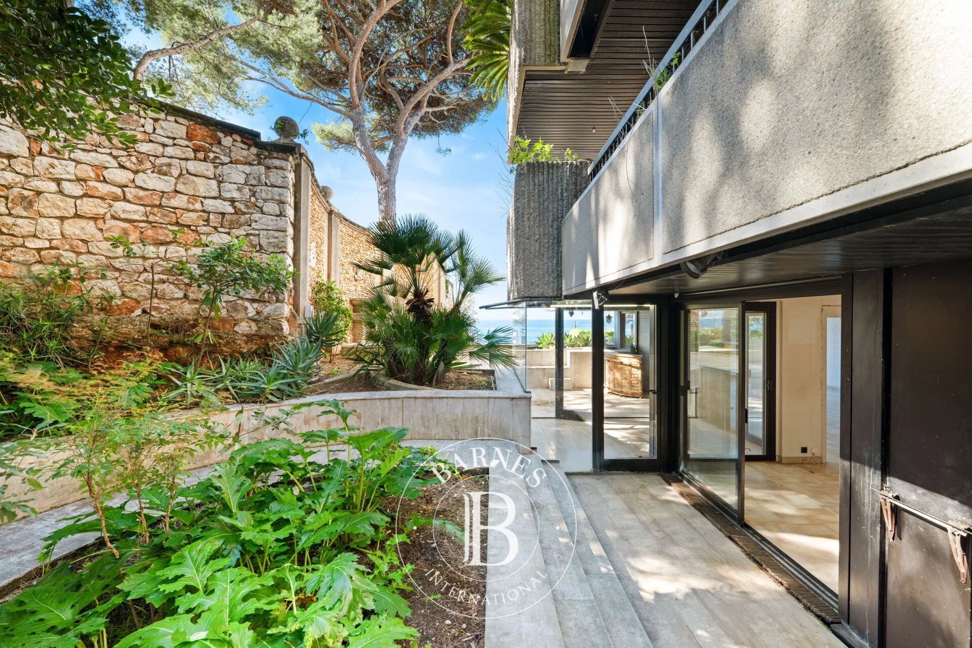 NICE - PORT - APPARTEMENT AVEC VUE MER - picture 1