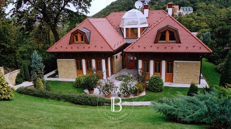 Venta, Villa Budapest - picture 1