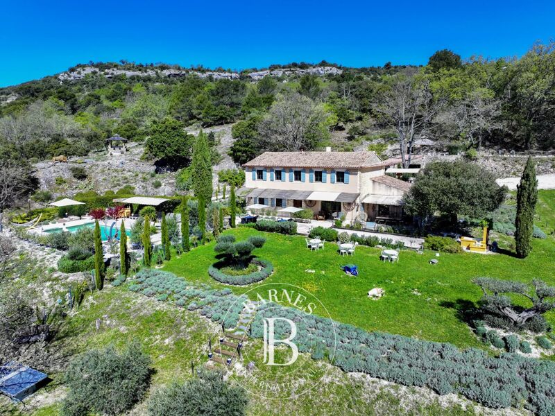 NEAR GORDES - MAS WITH 5 SUITES - PANORAMIC VIEW