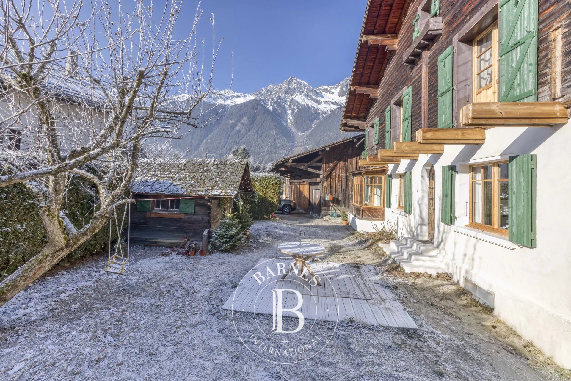 BARNES CHAMONIX - LES BOIS - ELEGANT CHALET  5 CHAMBRES - VUE MONT BLANC - picture 1