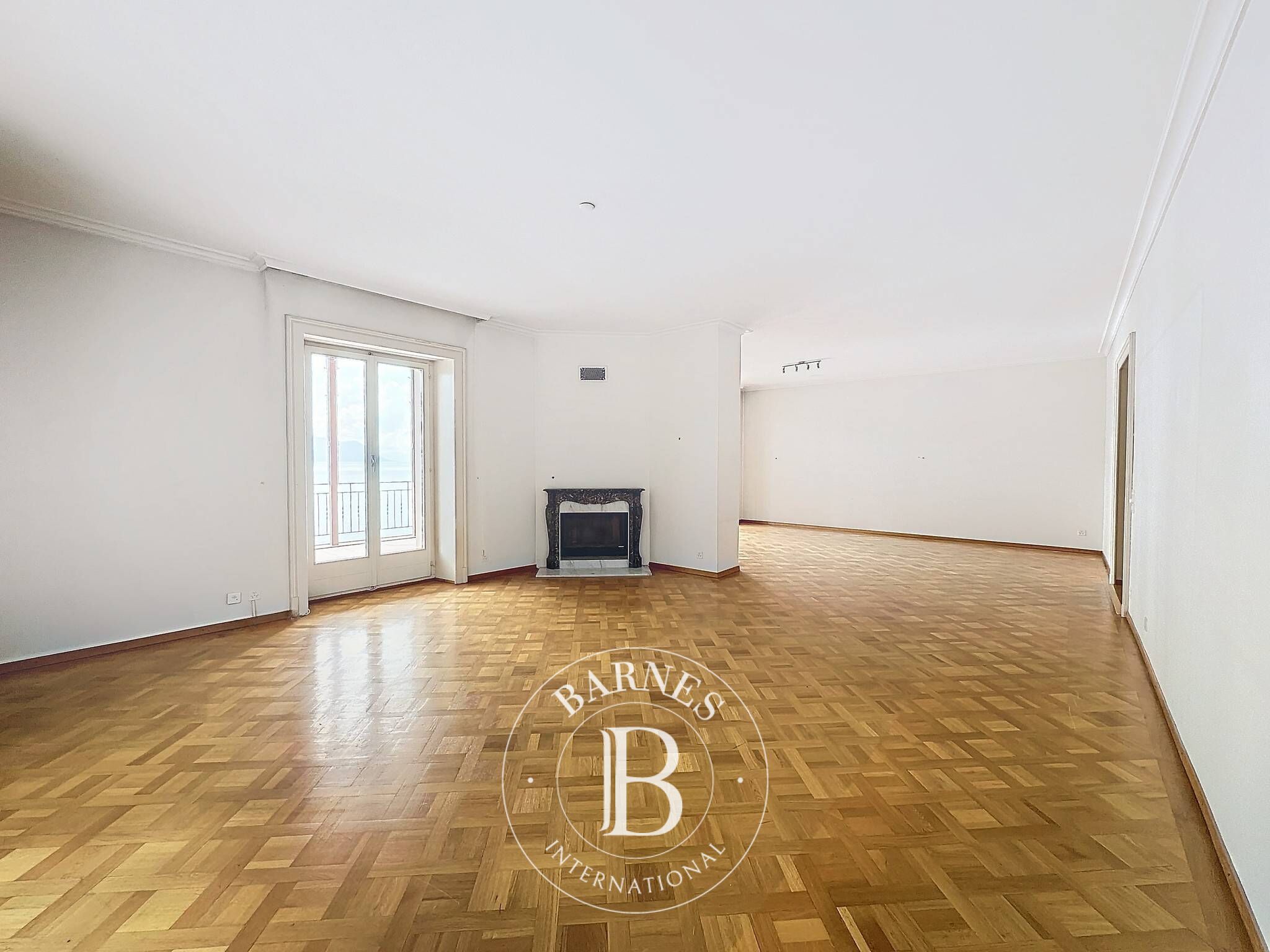 Daire Montreux - picture 7