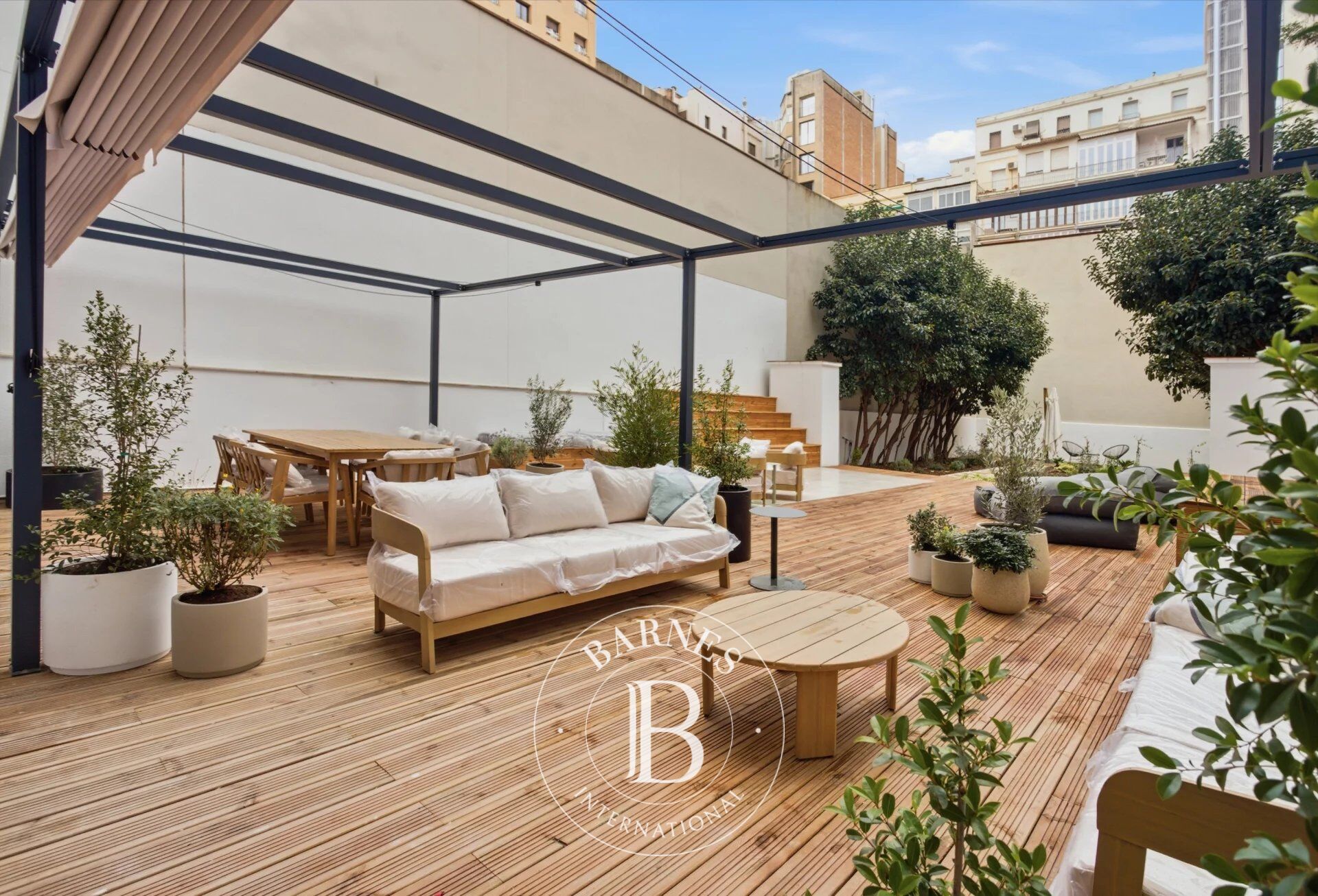 Exclusivo Dúplex en Planta Baja con Jardín Privado en Zona Prime de Barcelona - picture 3
