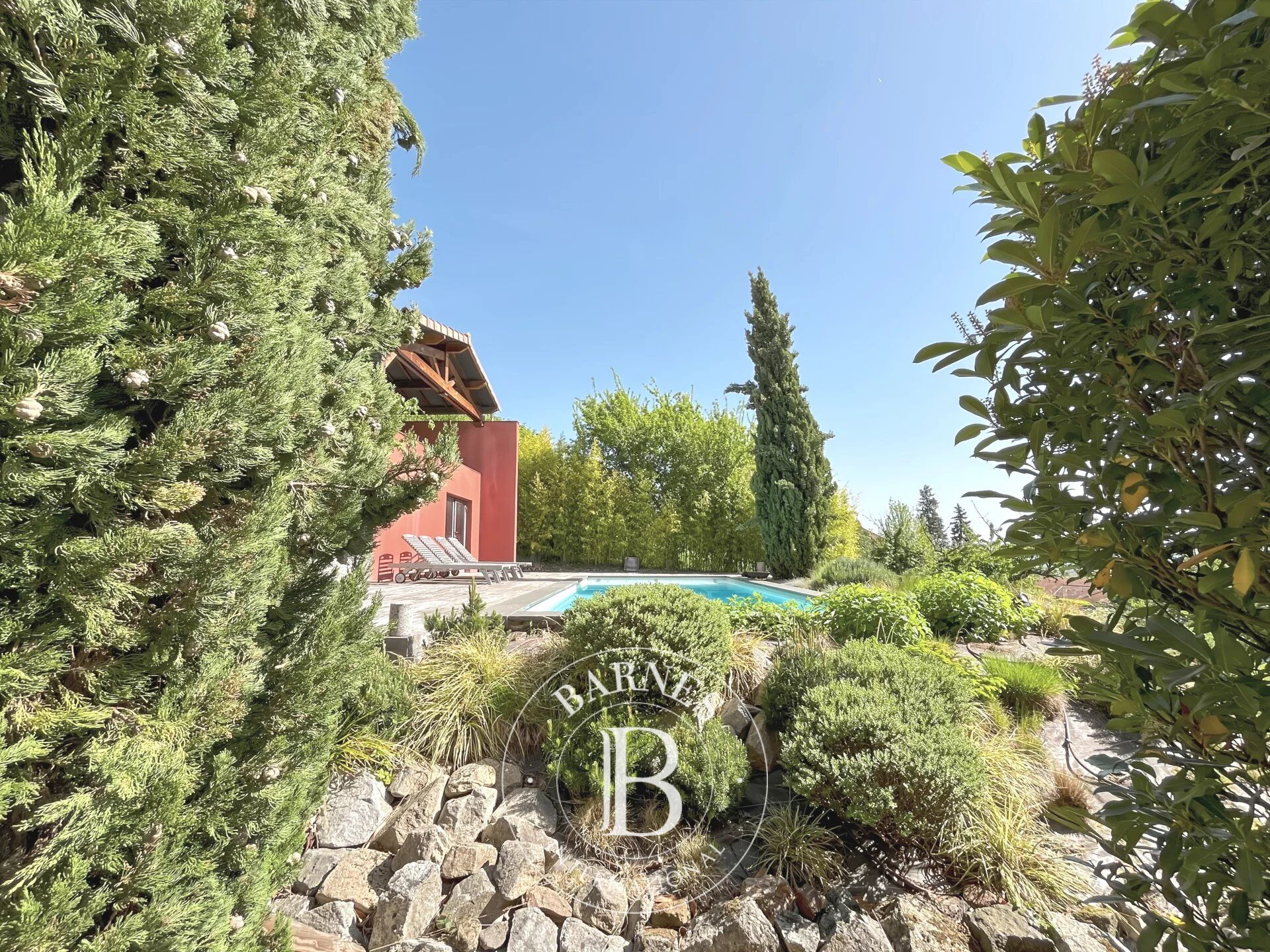 Maison contemporaine de 300 m² – 5 chambres, piscine – Vue dégagée - picture 1