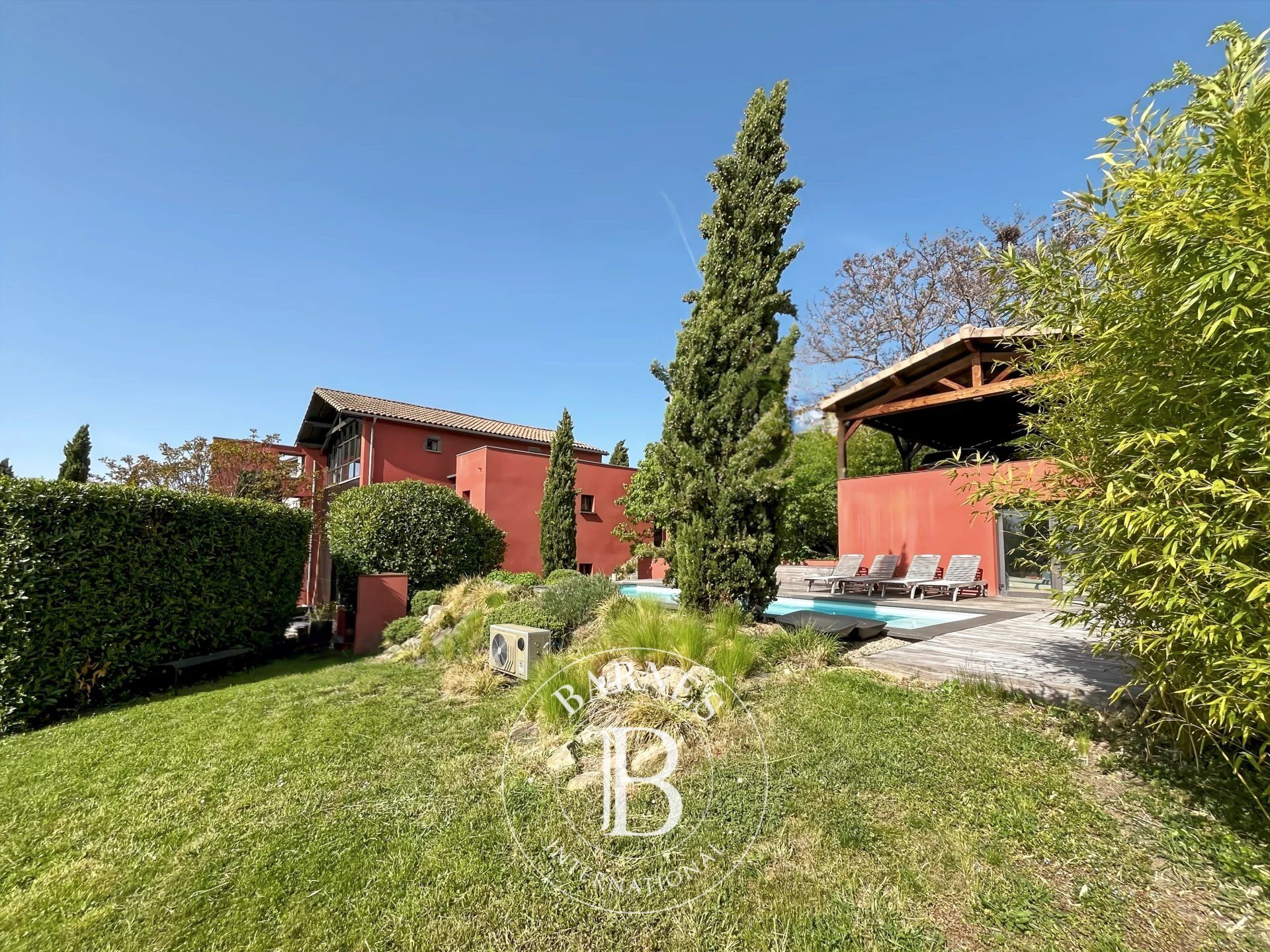 Maison contemporaine de 300 m² – 5 chambres, piscine – Vue dégagée - picture 2