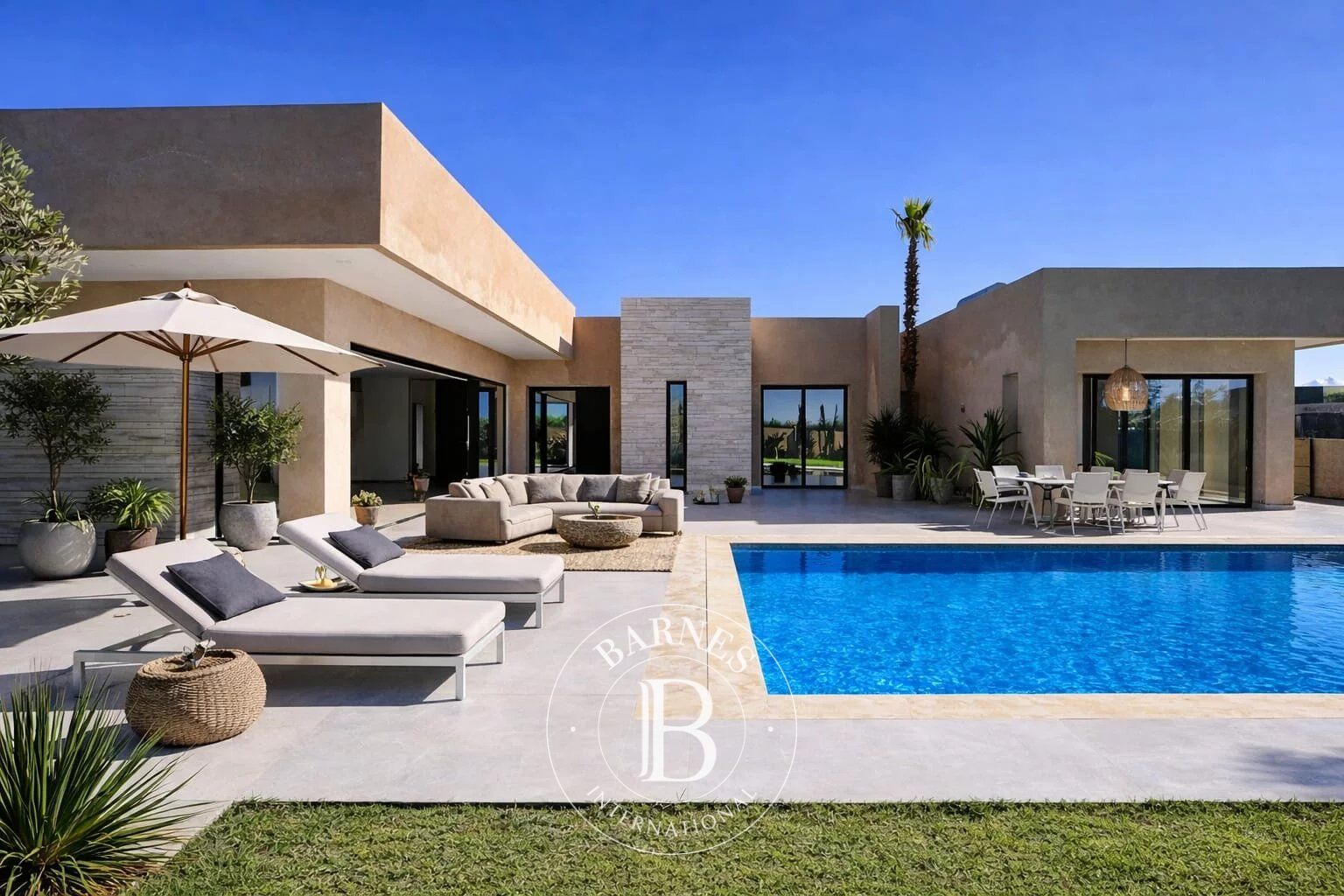 Villa contemporaine Plain-Pied sur 1350 m2 de terrain - picture 1