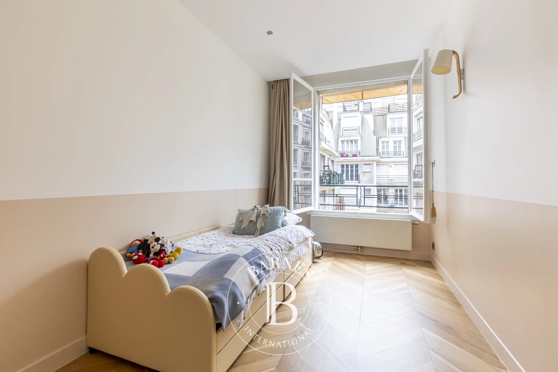 Paris XVII - APPARTEMENT 5EME ETAGE - 3 CHAMBRES - SUD - picture 3