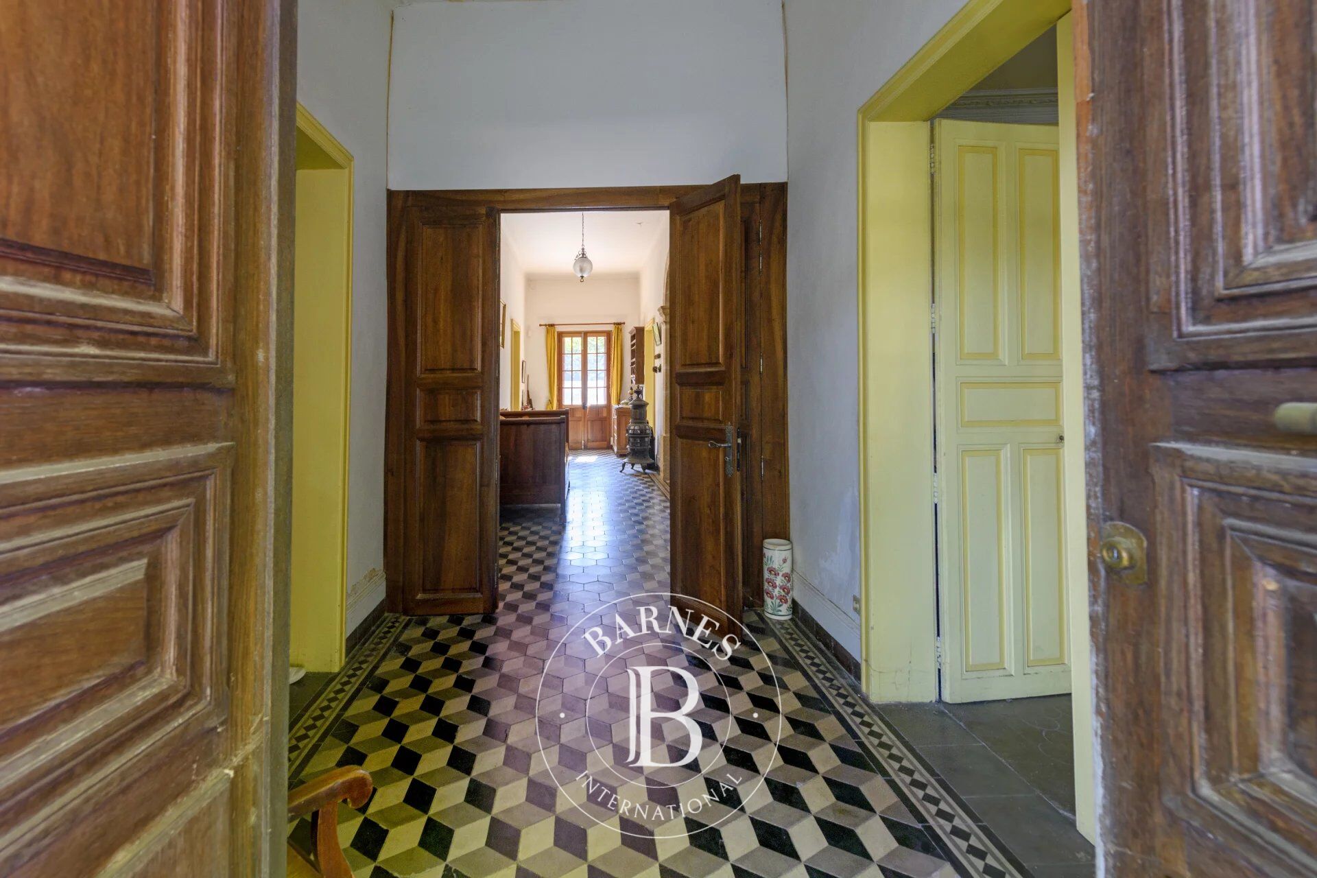 VERGÈZE - Stone house and outbuildings - garden - swimming pool - picture 1