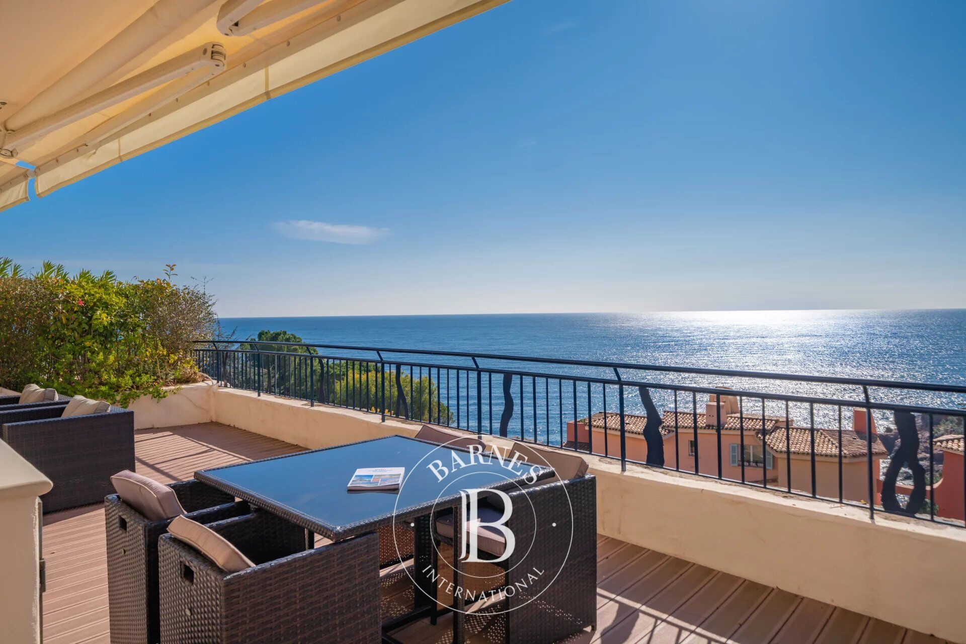 SEASONAL RENTAL - picture 1