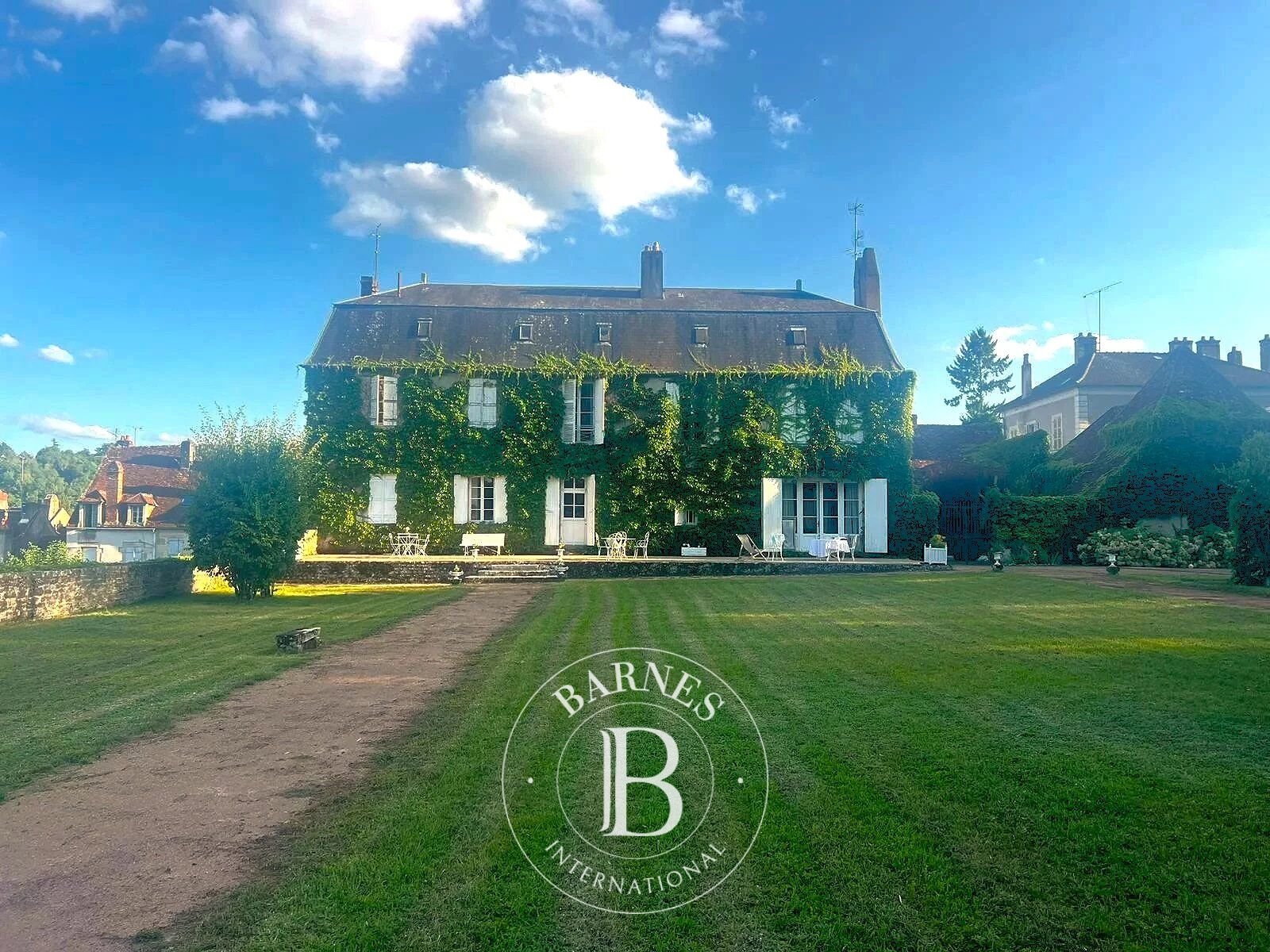 Finca Clamecy - picture 1