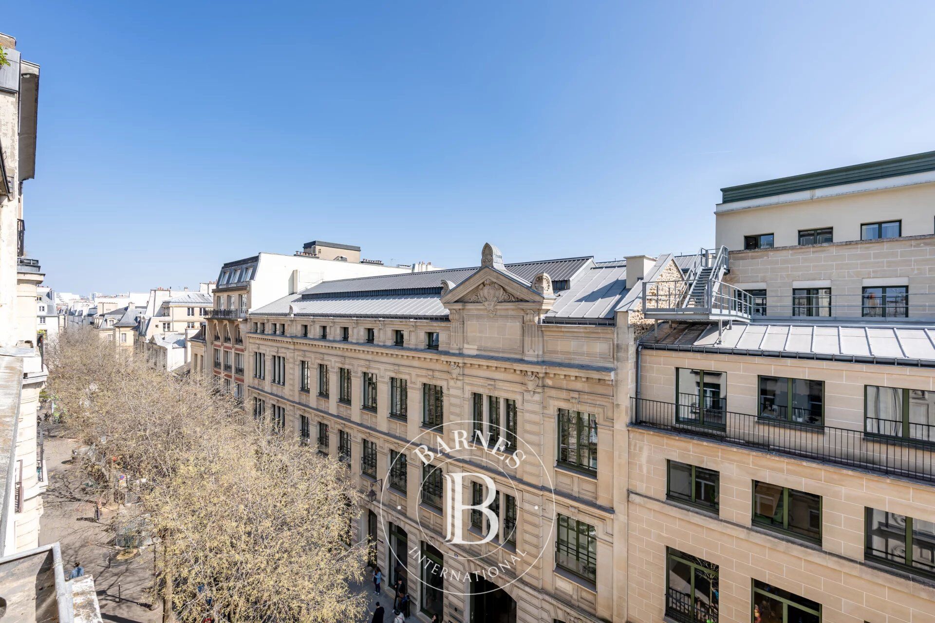 VENTE APPARTEMENT - PARIS 3 - ARCHIVES - 5 CHAMBRES - PLAN MODULABLE A RÉNOVER - VUE DEGAGÉE - CALME - picture 1