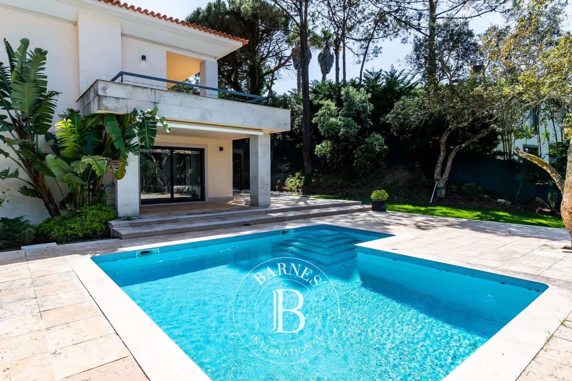 Jardín y piscina - picture 1