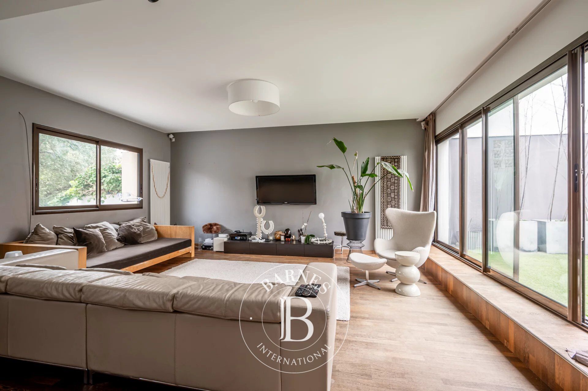 ASNIERES FLACHAT - MAISON CONTEMPORAINE 6 CHAMBRES - TERRASSE DE 50 m2 - picture 2