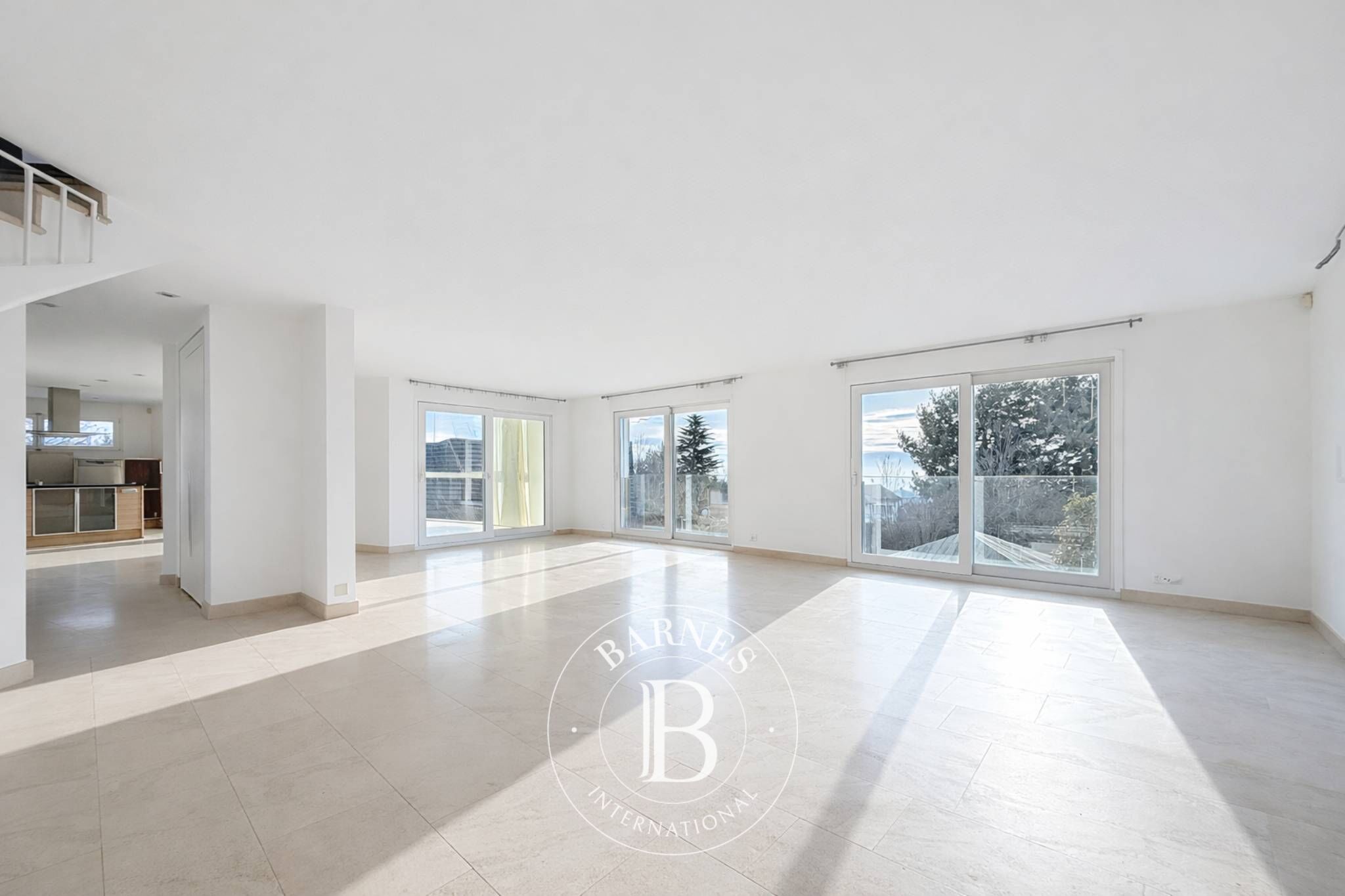 Duplex lumineux avec jardin attenant à l'ISL (Rendement ~4%) - picture 2