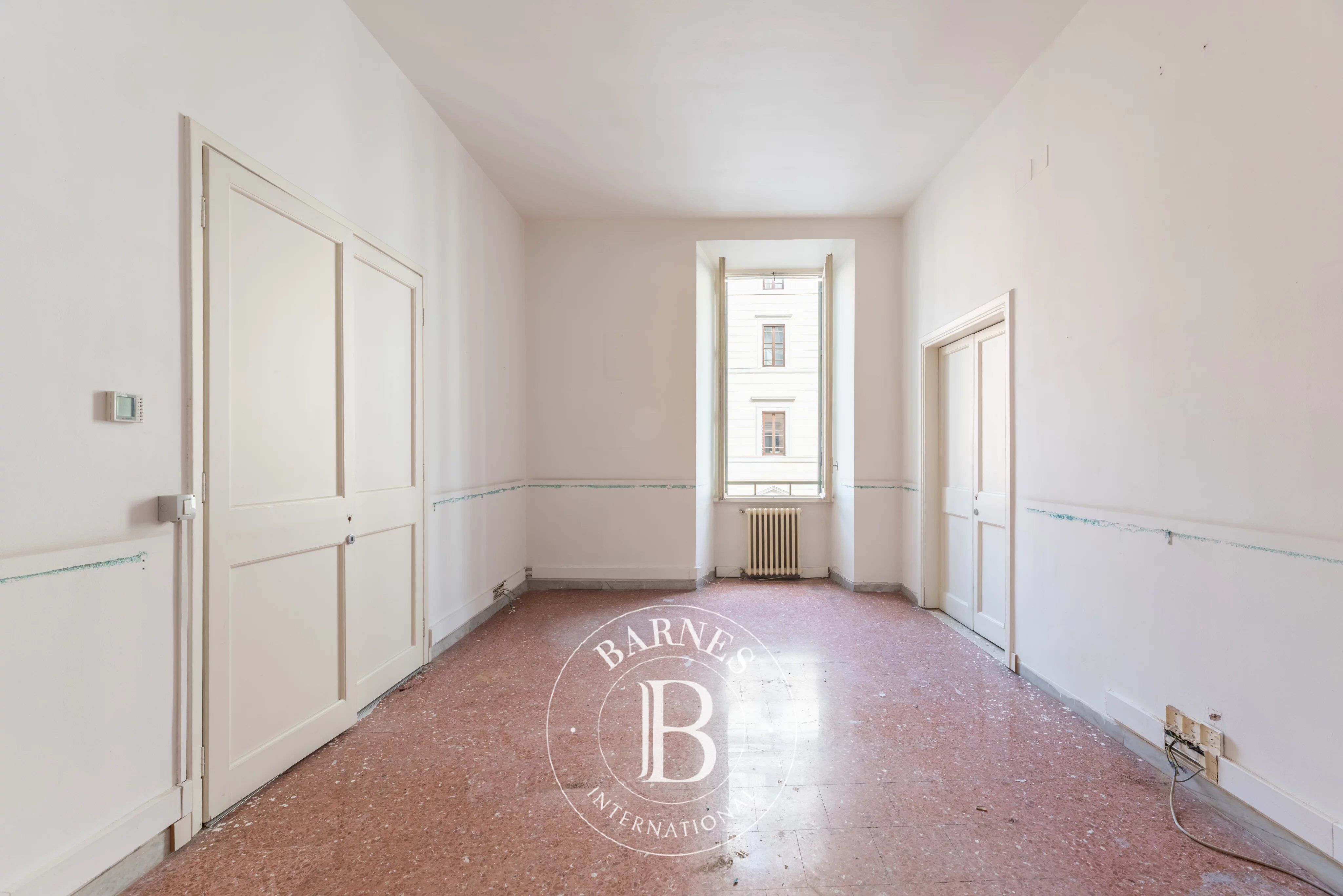 BUREAU DU PALAZZO VITELLESCHI AVEC VUE SUR LES FORI - picture 2