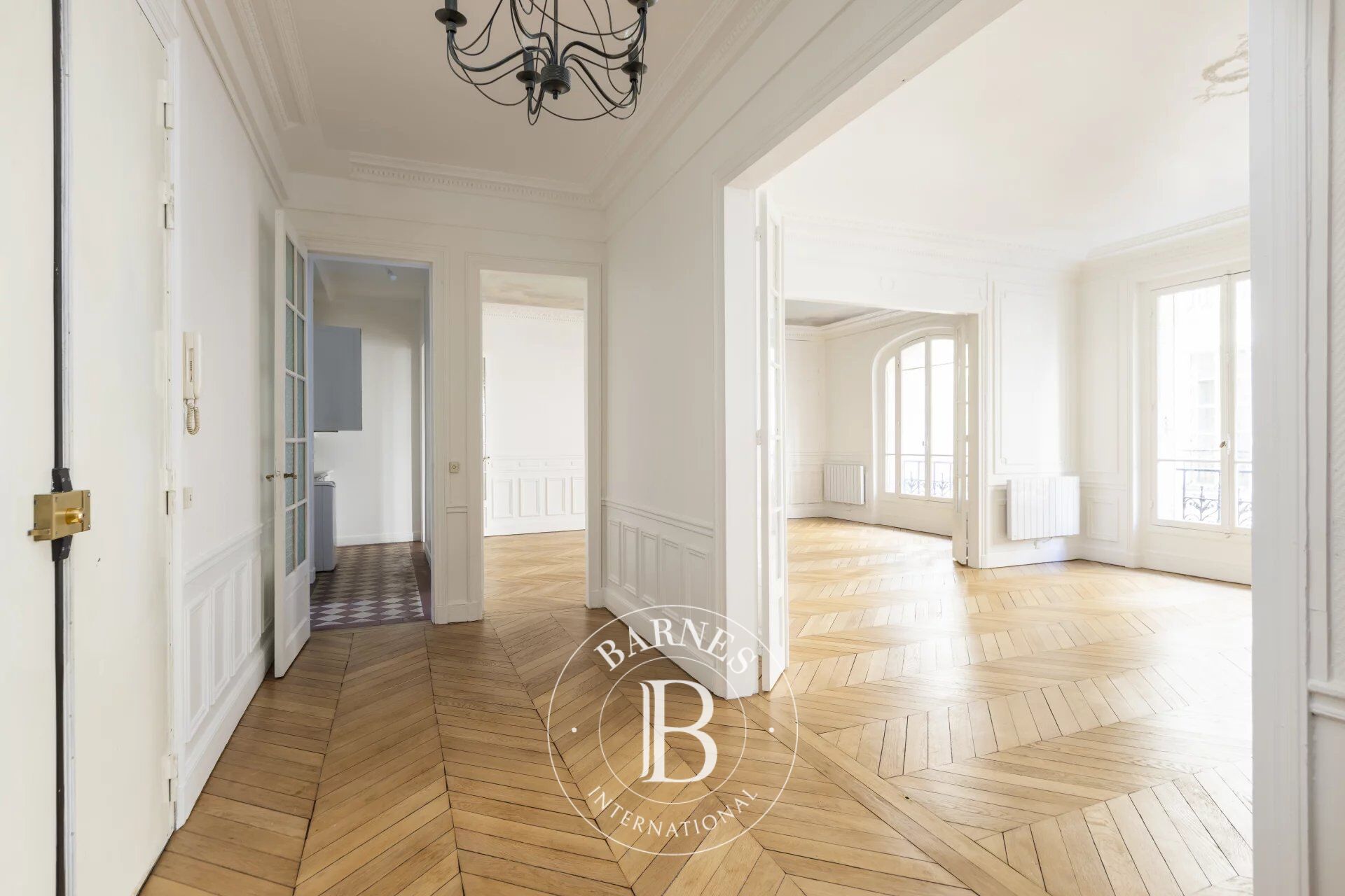 Paris 6 - rue Servandoni - 3 bedrooms - to renovate - picture 2