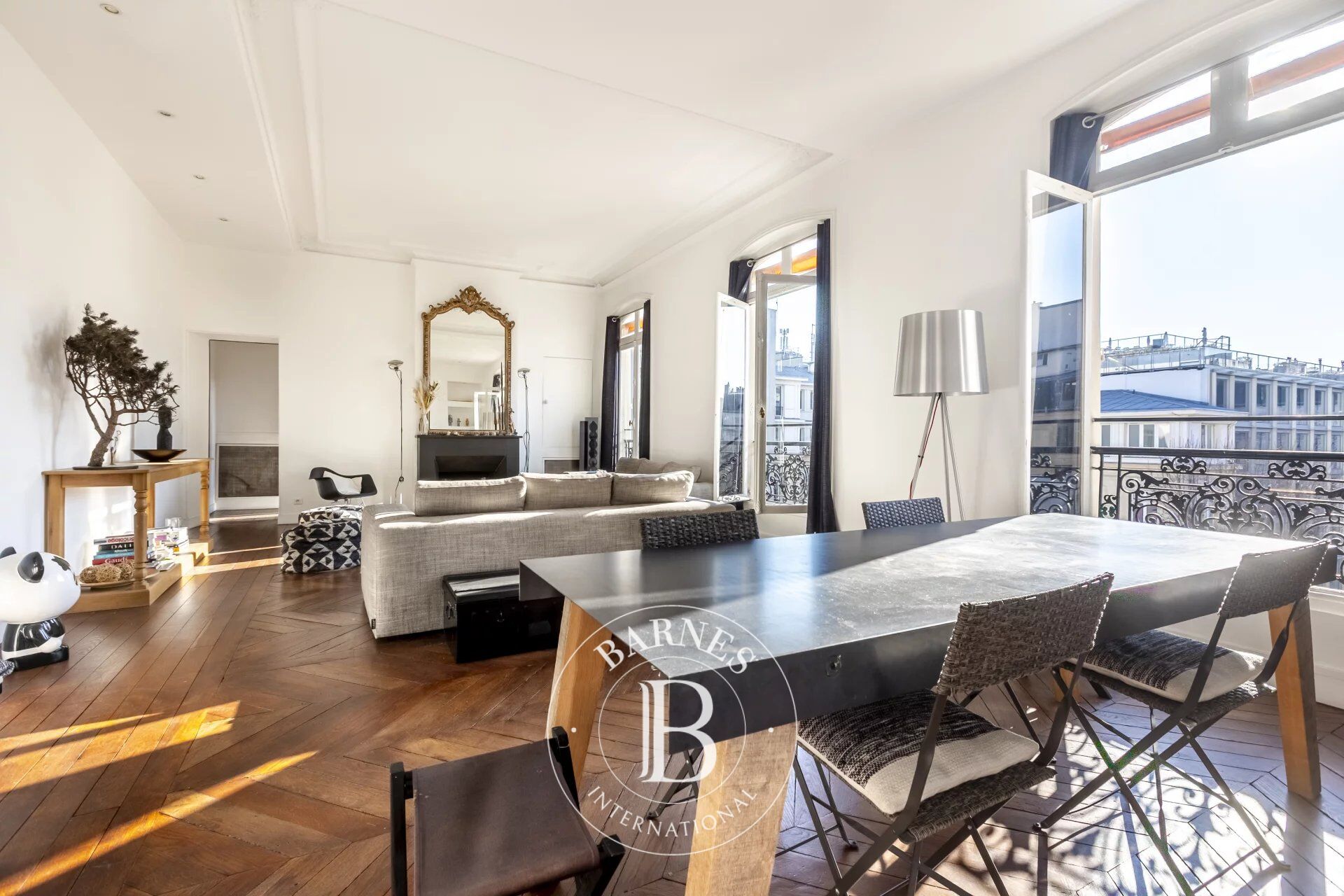 Piso Paris 8ème - picture 2