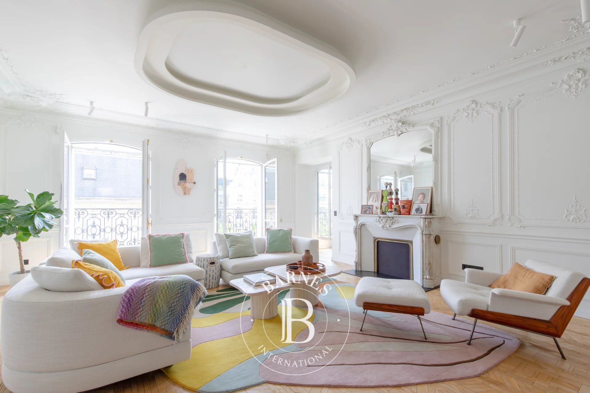 Sole agent- Paris 8è- Arc de Triomphe- Exceptional furnished apartment- 5th floor with balcony- 2 bedrooms. - picture 2