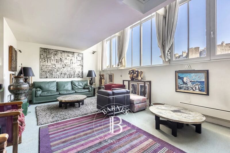 Paris 16 - Victor Hugo/Arc de Triomphe - Atelier d'artiste  - dernier étage - climatisé