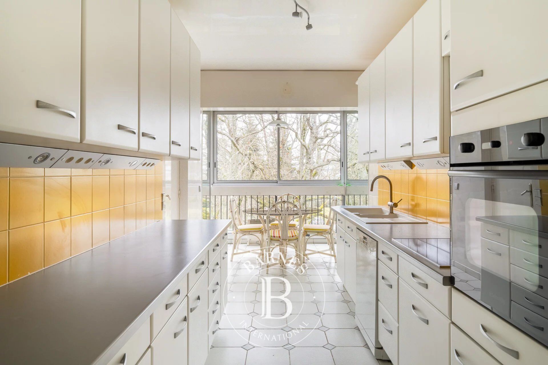 For Sale Apartment | Le Chesnay - picture 9