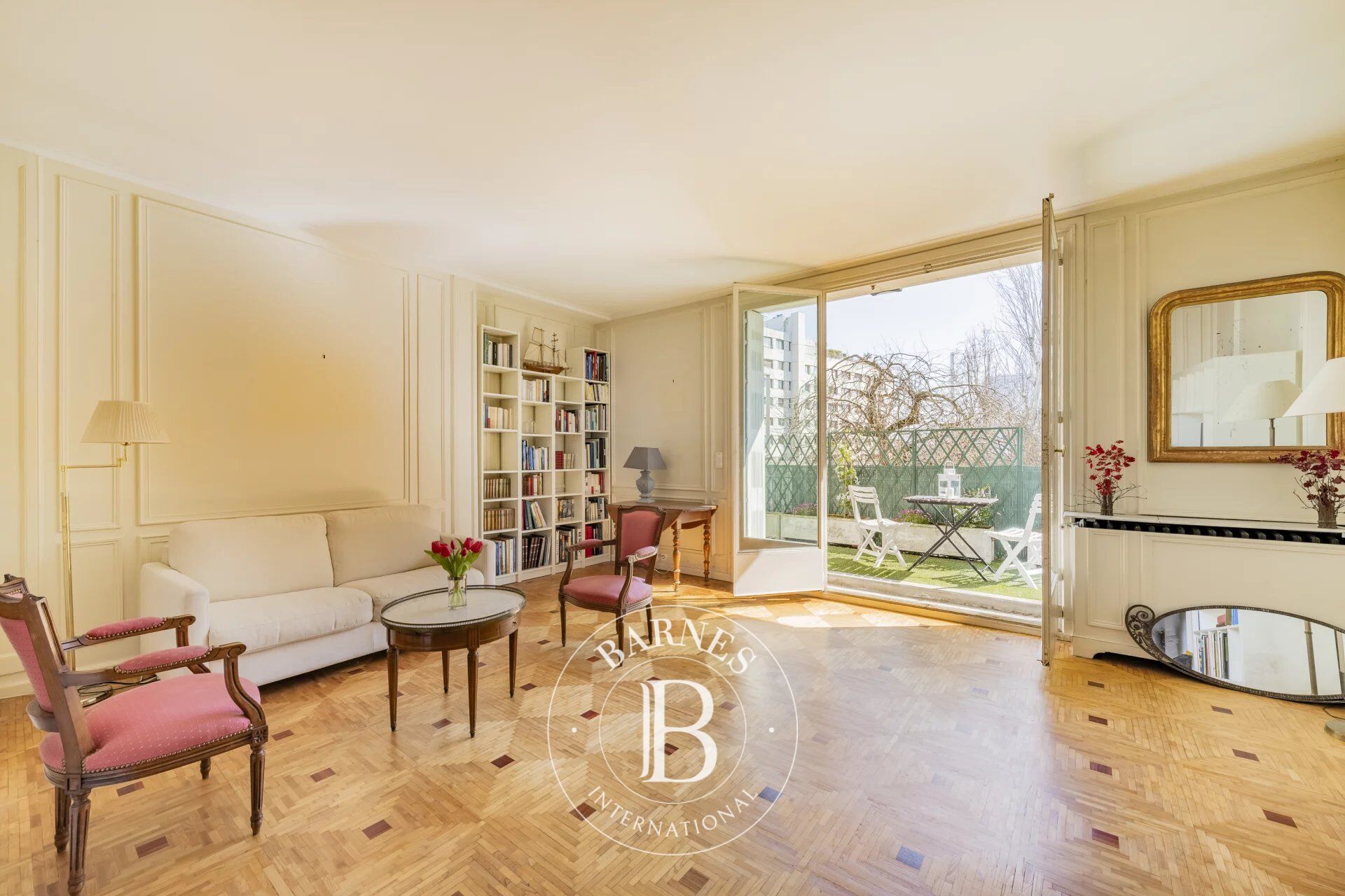 Paris 16 - Saint Jean de Passy - Apartment with terrace - 2 /3 bedrooms - picture 2