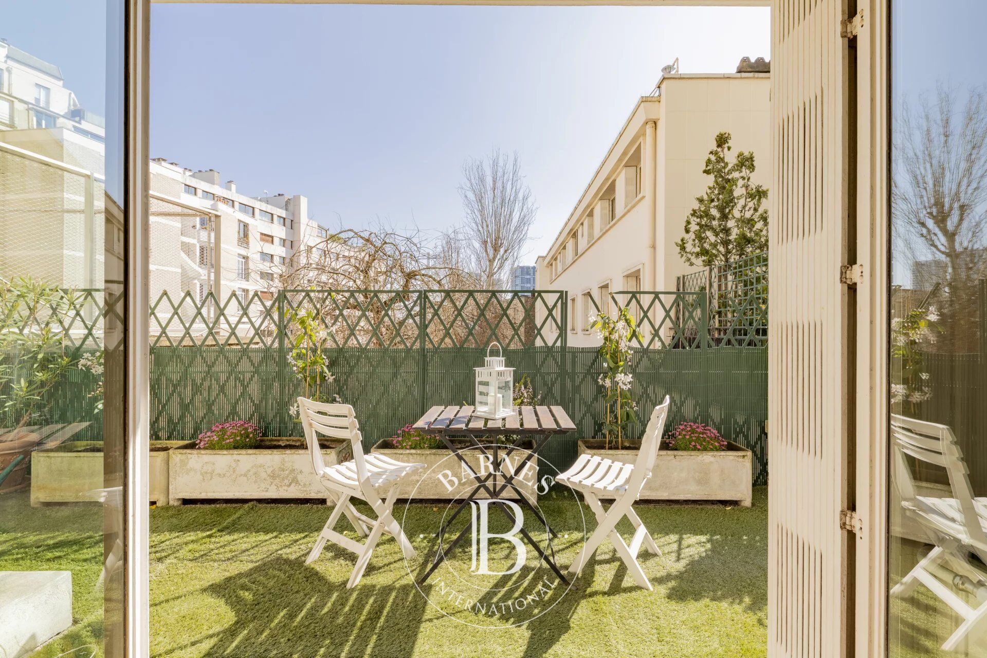 Paris 16 - Saint Jean de Passy - Apartment with terrace - 2 /3 bedrooms - picture 1