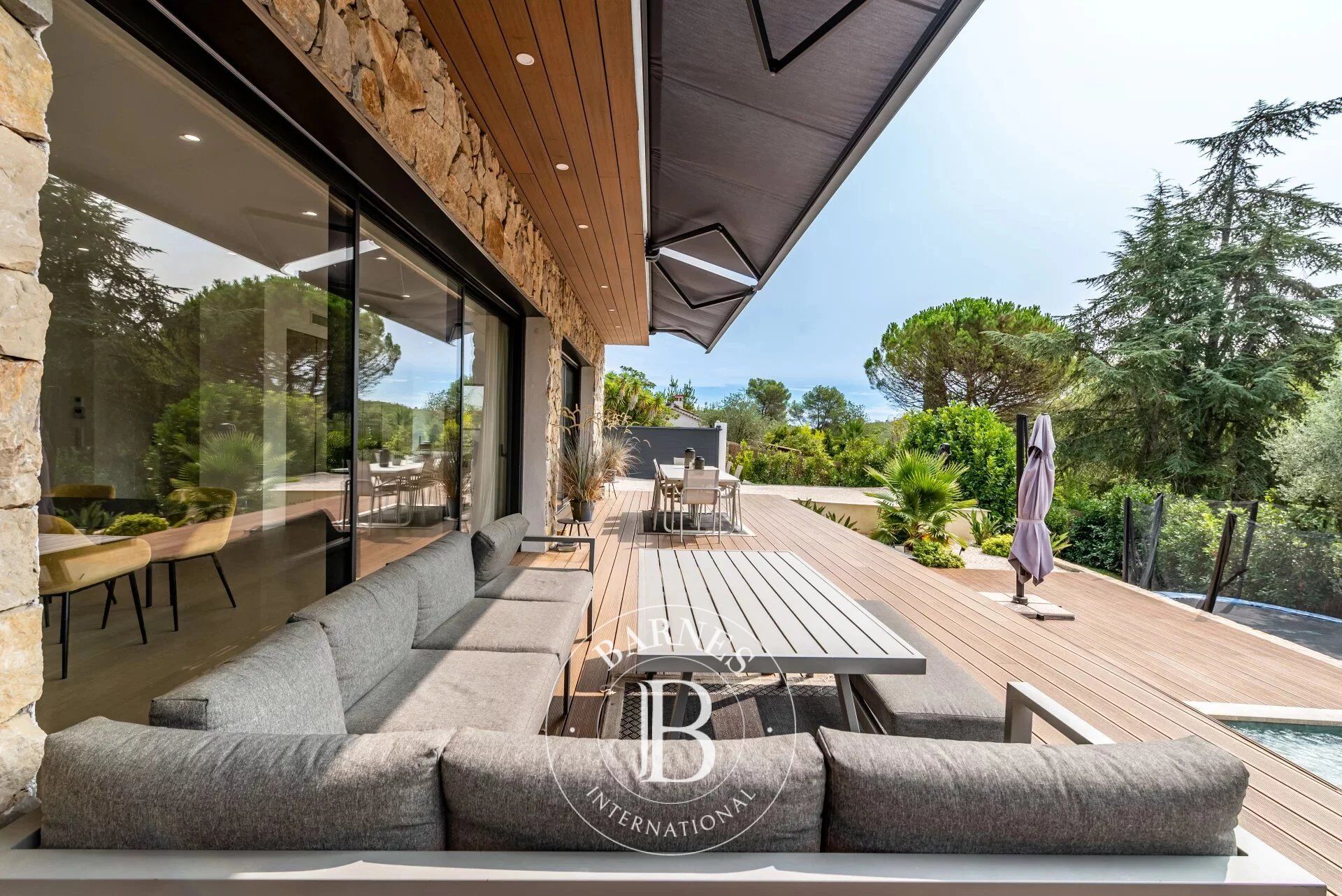 Ev Valbonne - picture 5