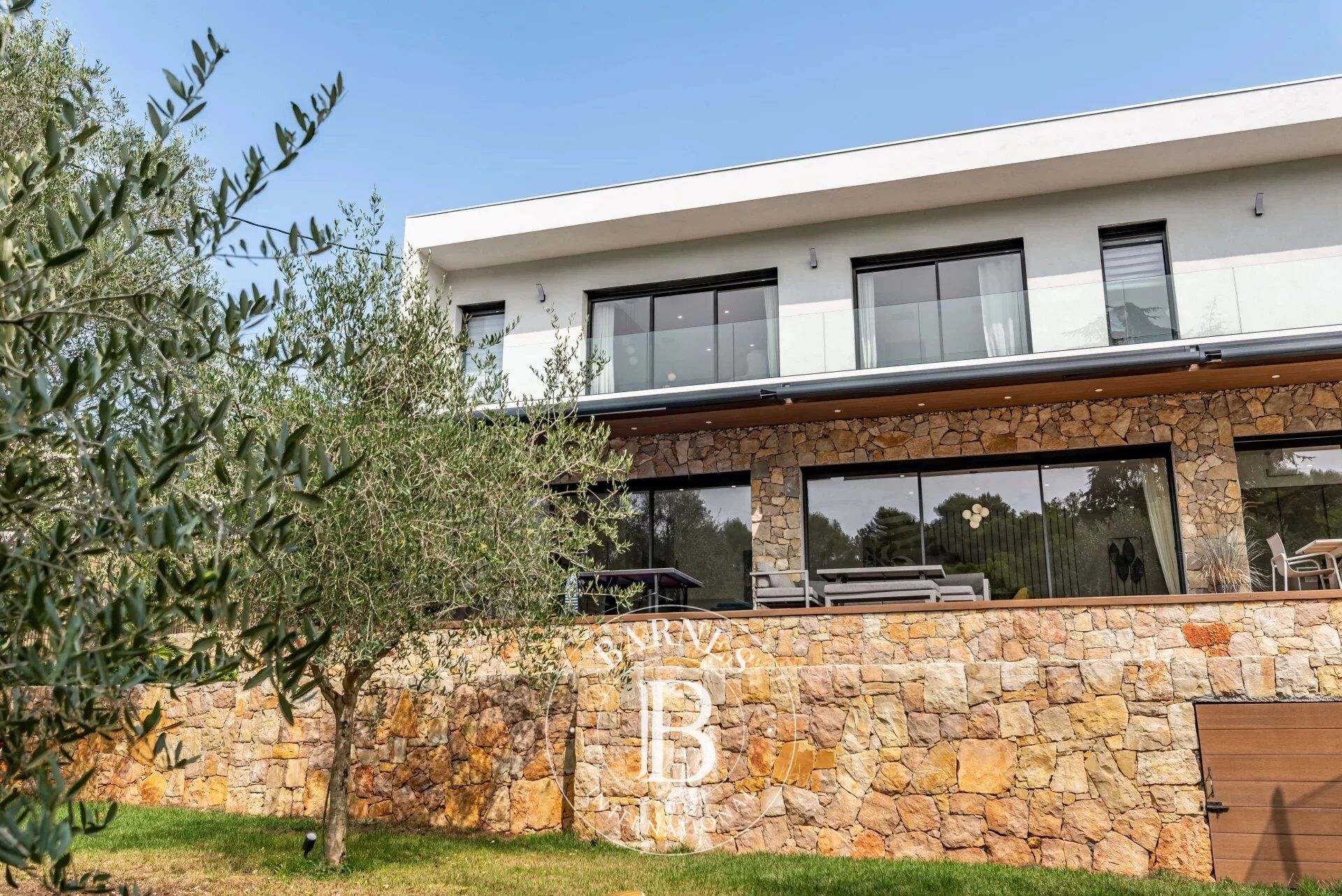 Ev Valbonne - picture 19