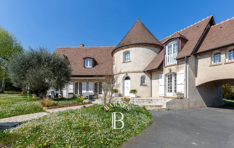 Orgeval – Maison familiale de 232 m² habitables – 5 chambres – Jardin de 1 600 m²